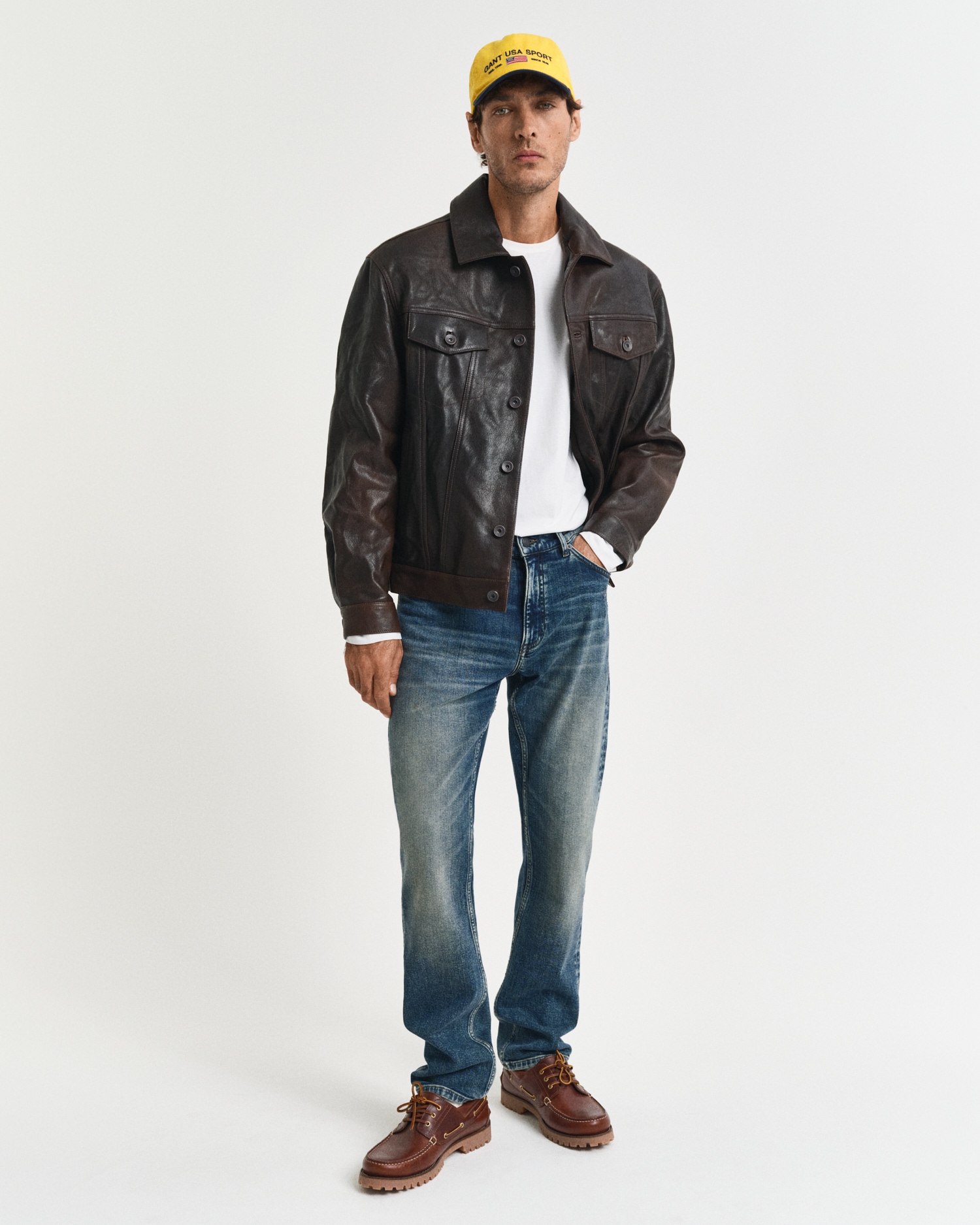 Gant Langarmshirt »REG SHIELD LS T-SHIRT« mit Logostickerei auf der Brust