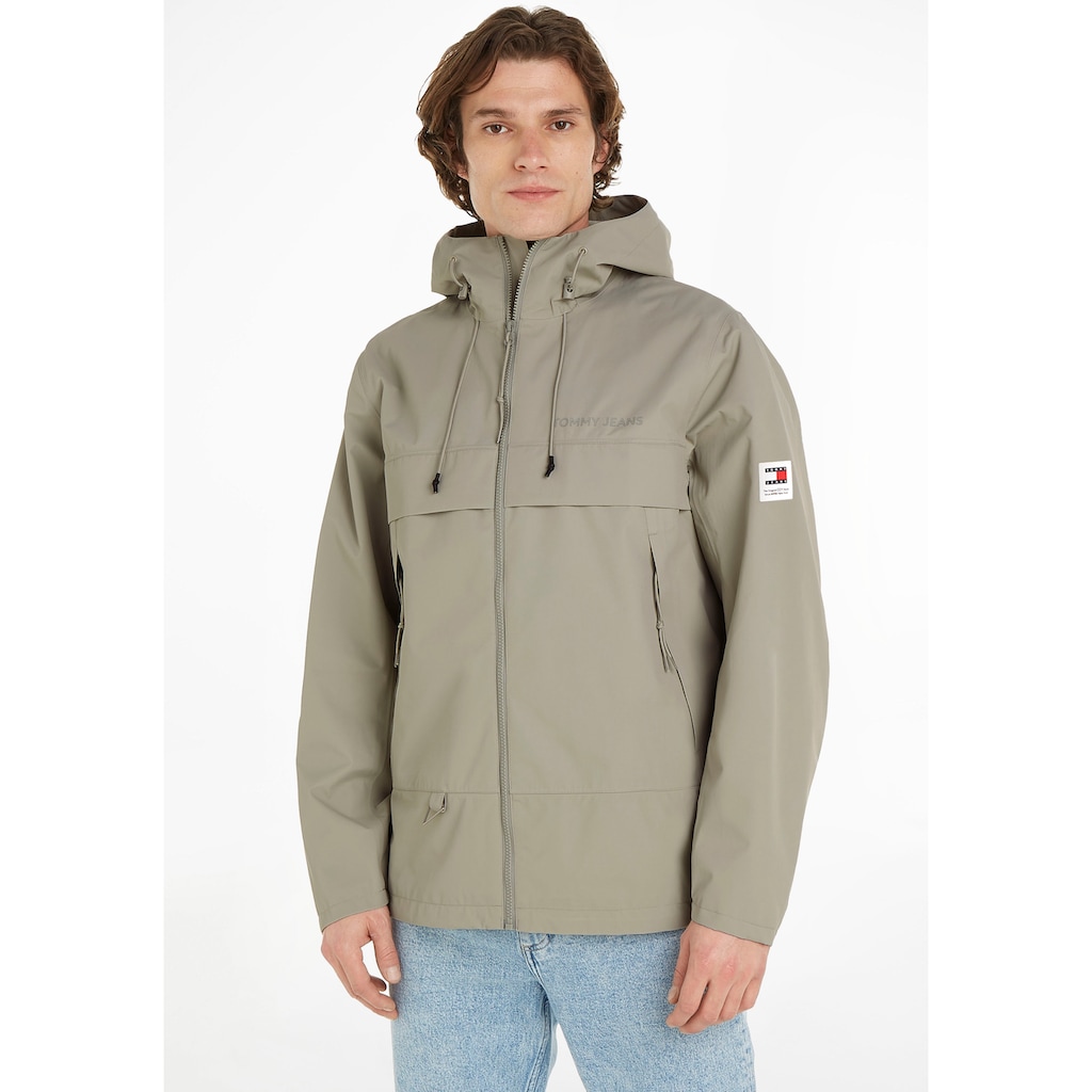 Tommy Jeans Plus Outdoorjacke »TJM TECH OUTDOOR CHICAGO EXT«, mit Kapuze