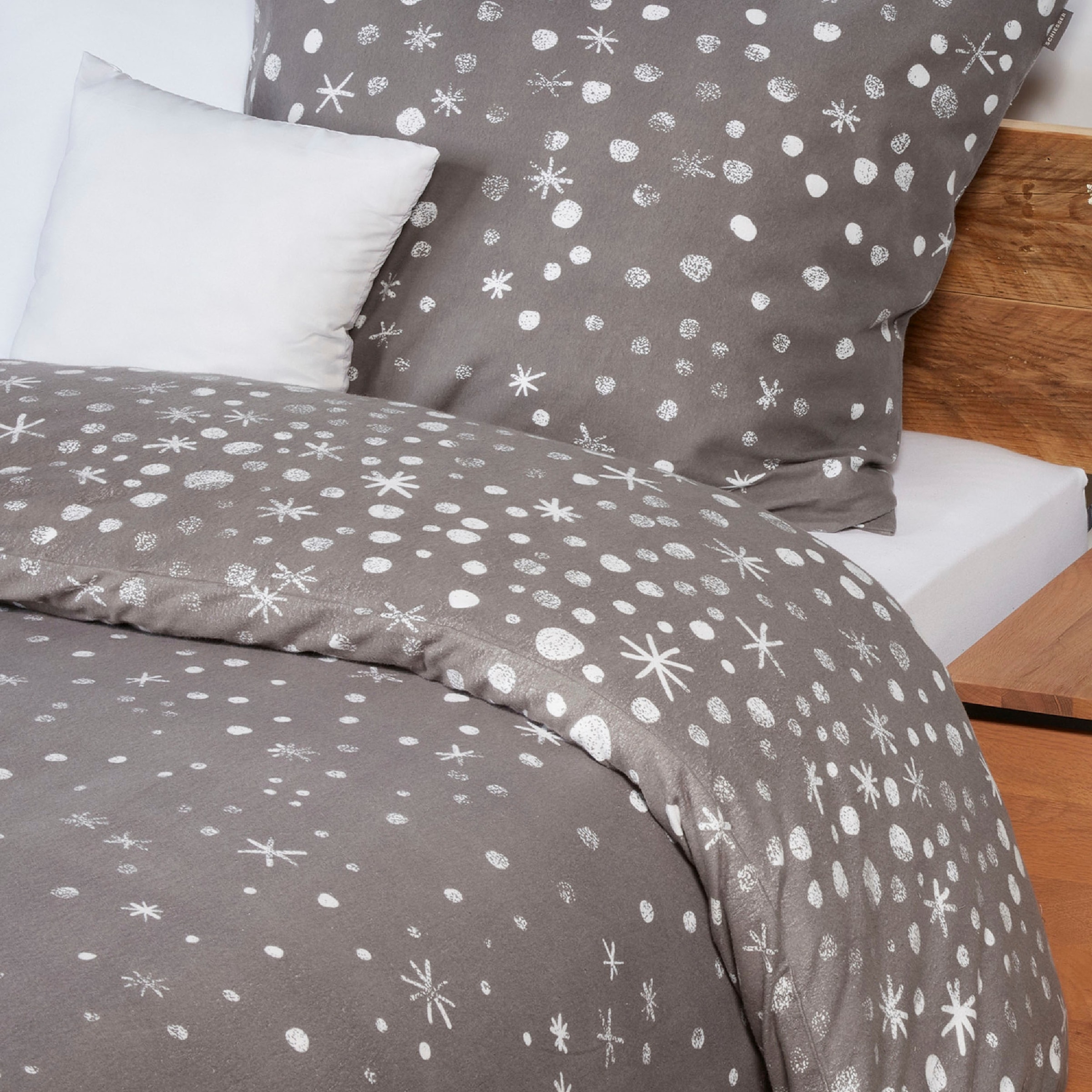 Schiesser Bettwäsche »Runa aus weicher Baumwolle mit coolem Winter-Print« 2 Stk. tlg. MADE IN GREEN by OEKO-TEX®-zertifiziert