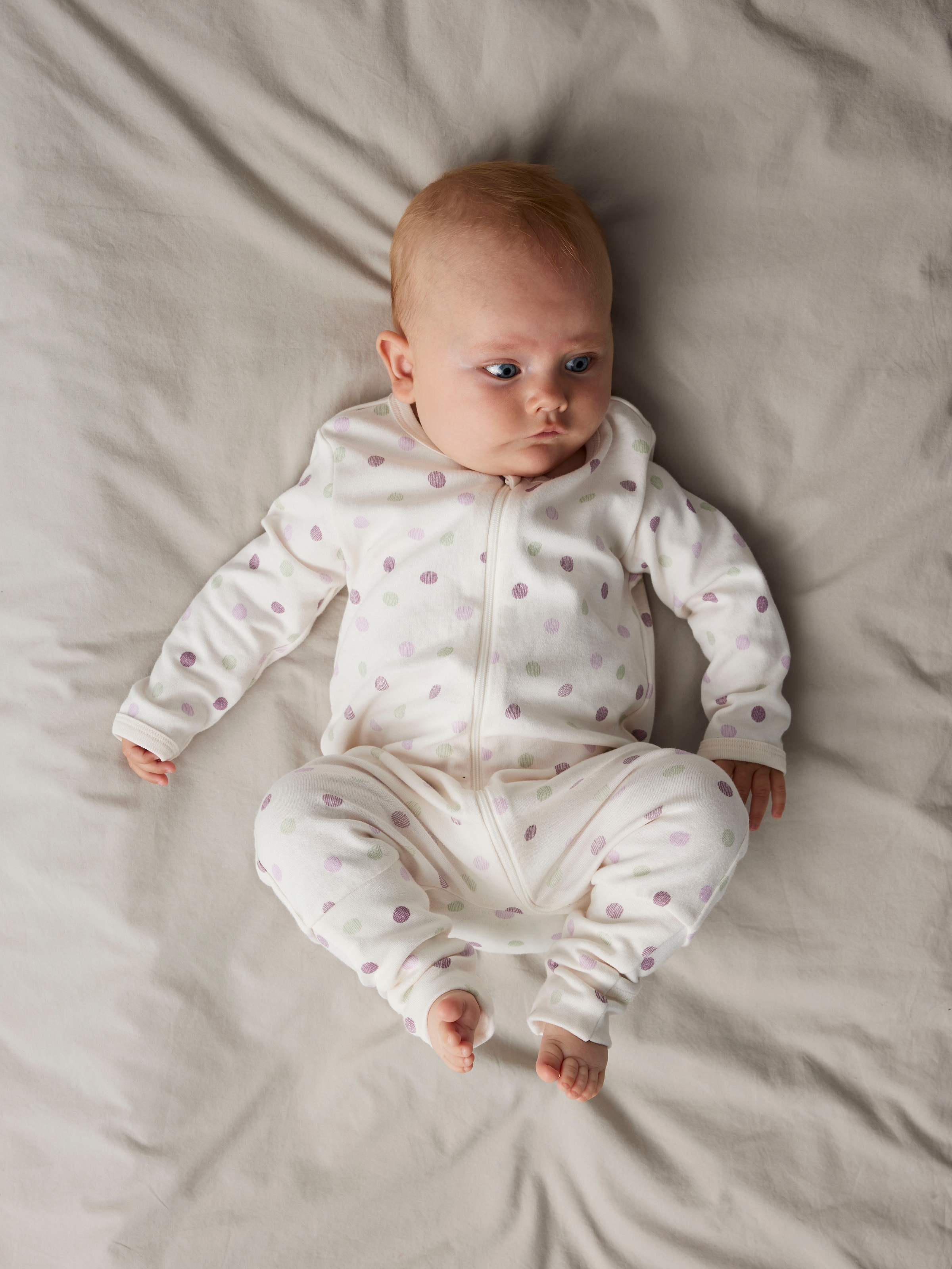 Name It Schlafanzug »NBFNIGHTSUIT 2P ZIP FF JET DOT NOOS« Packung, 2 tlg. aus Baumwolle, regular fit, mit Reißverschluss