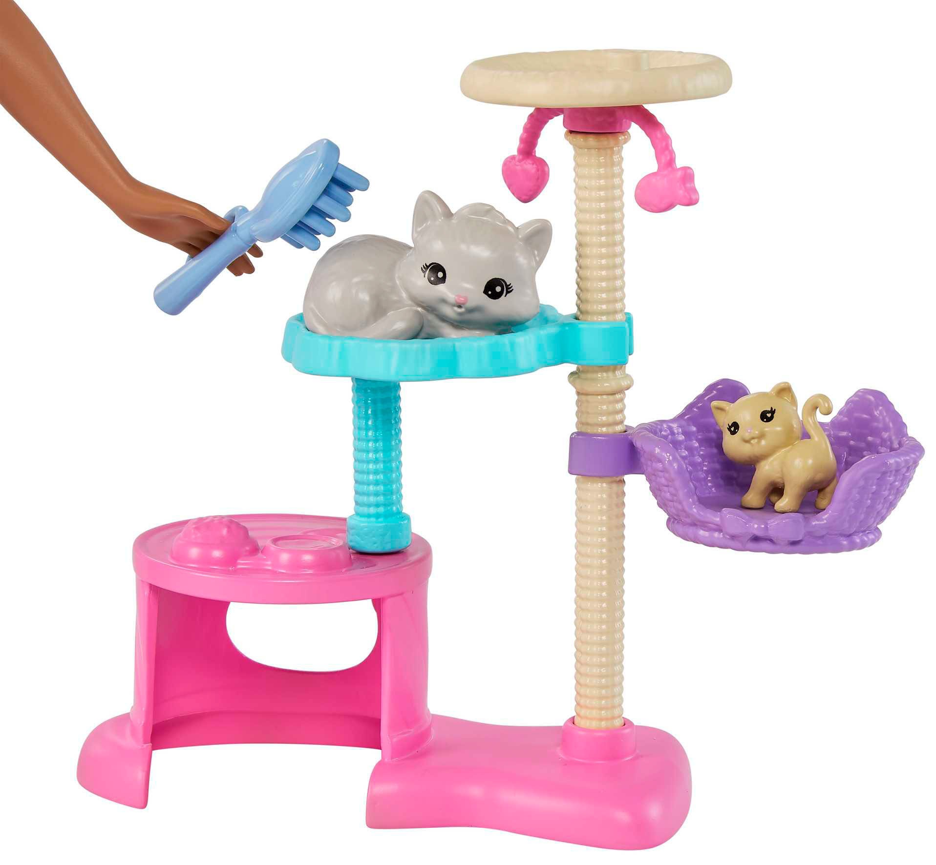 Barbie Anziehpuppe »Barbie-Puppe und Kätzchen Kratzbaum«, Spielset mit Zubehör
