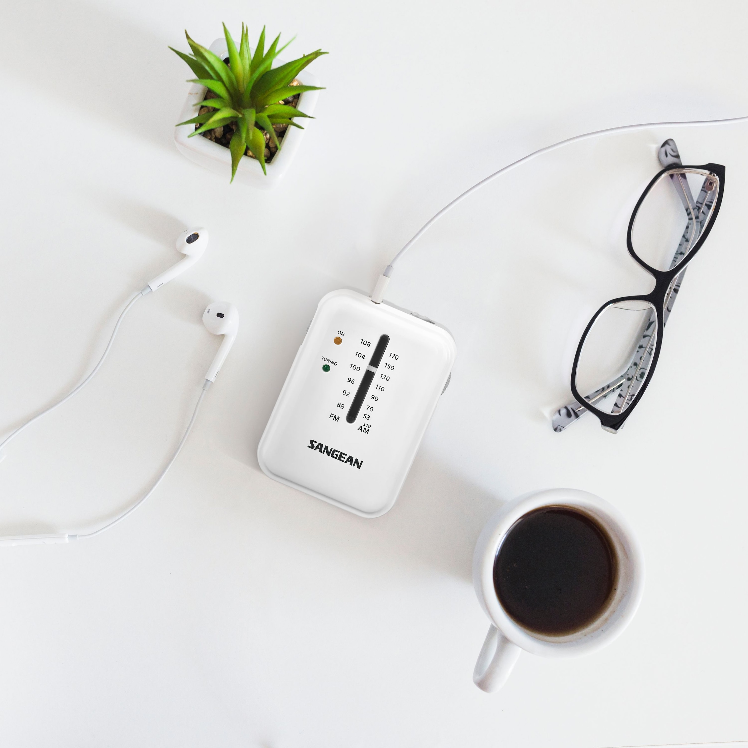 Sangean Radio »SR-32 (Pocket 320)«, (FM-Tuner-AM-Tuner), Ohrhörer im Lieferumfang
