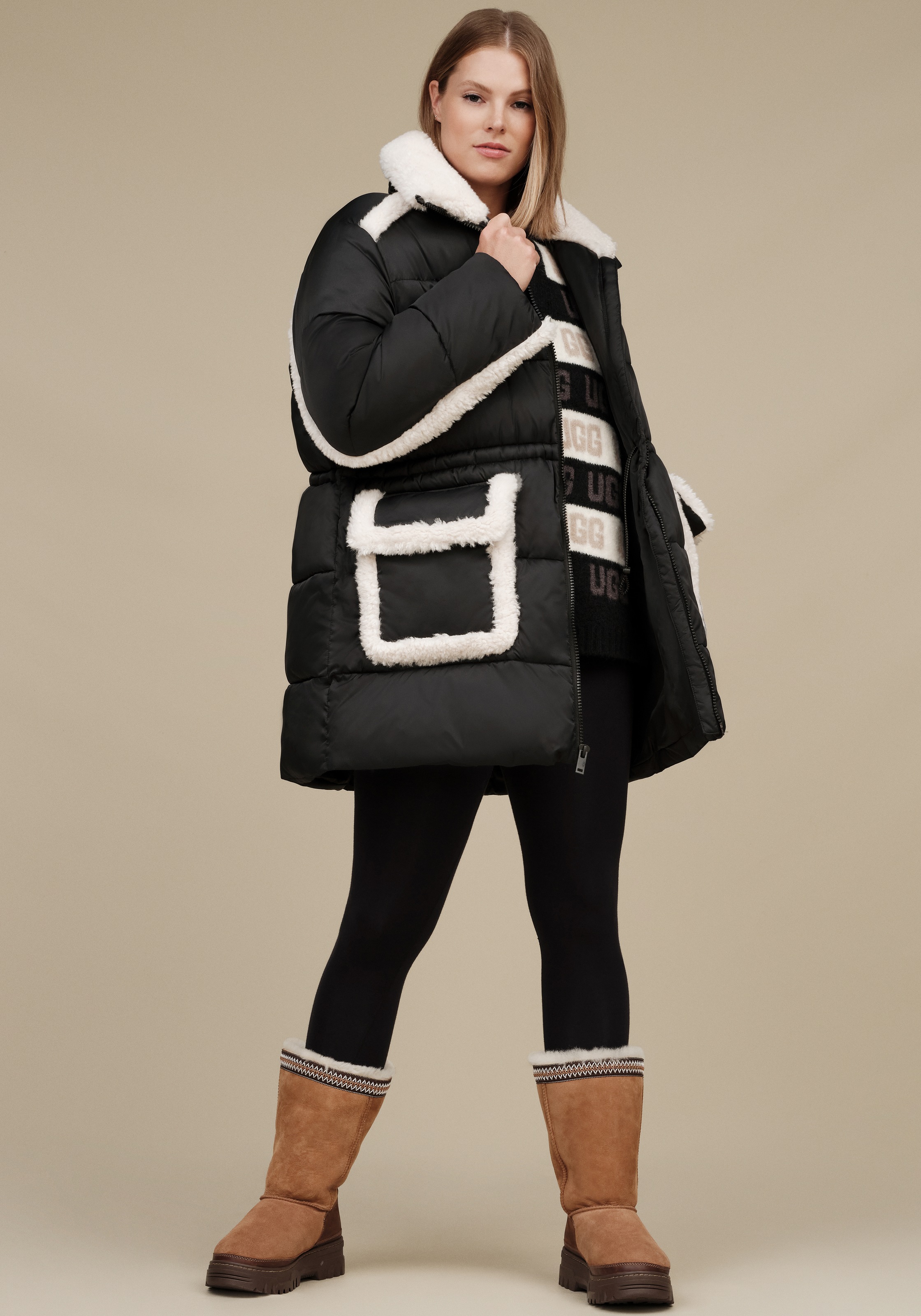 UGG Steppmantel »W AMAL PLUSHSEAM PUFFER COAT«, mit Plüschapplikationen
