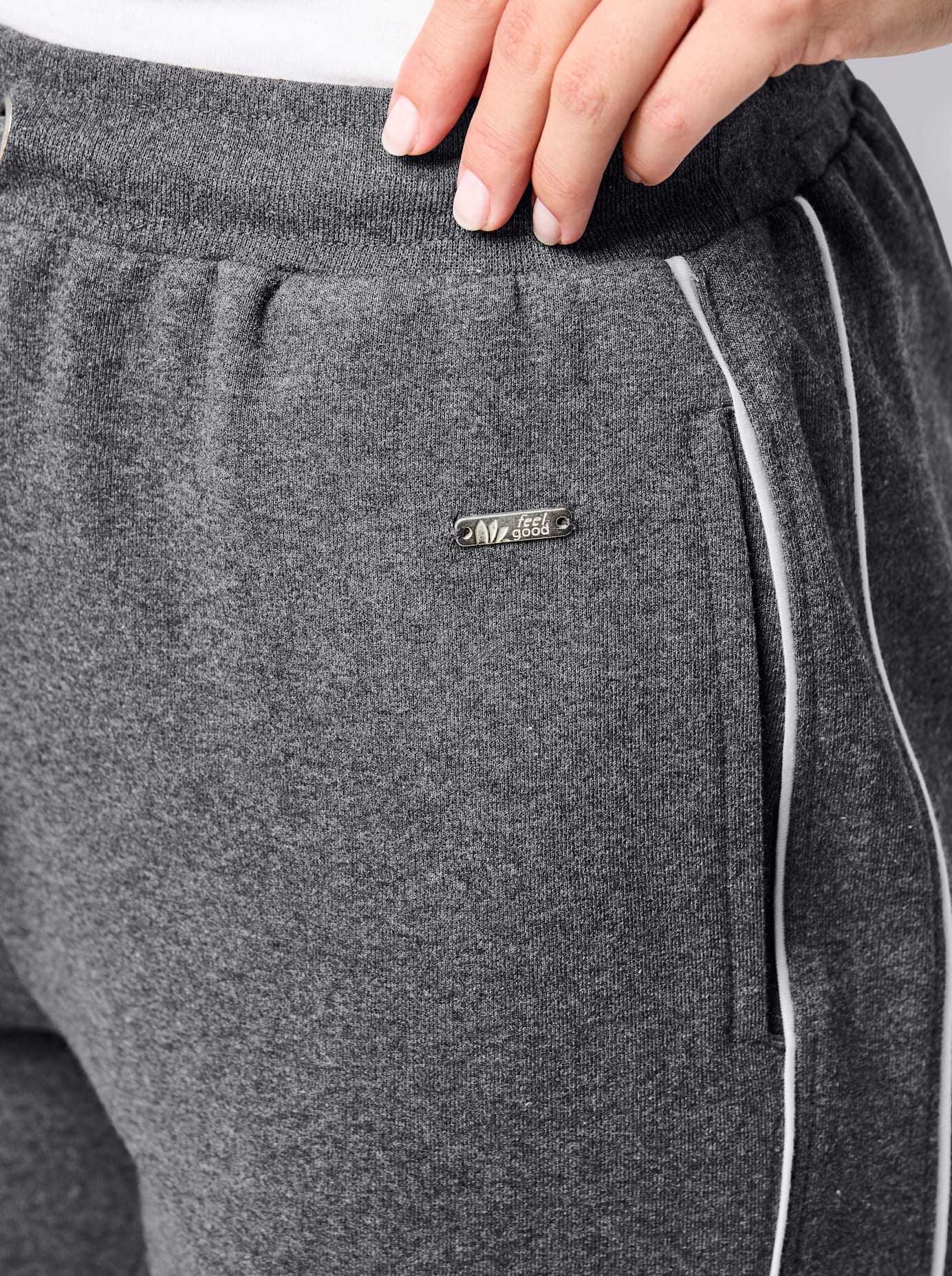 feel good Shorts