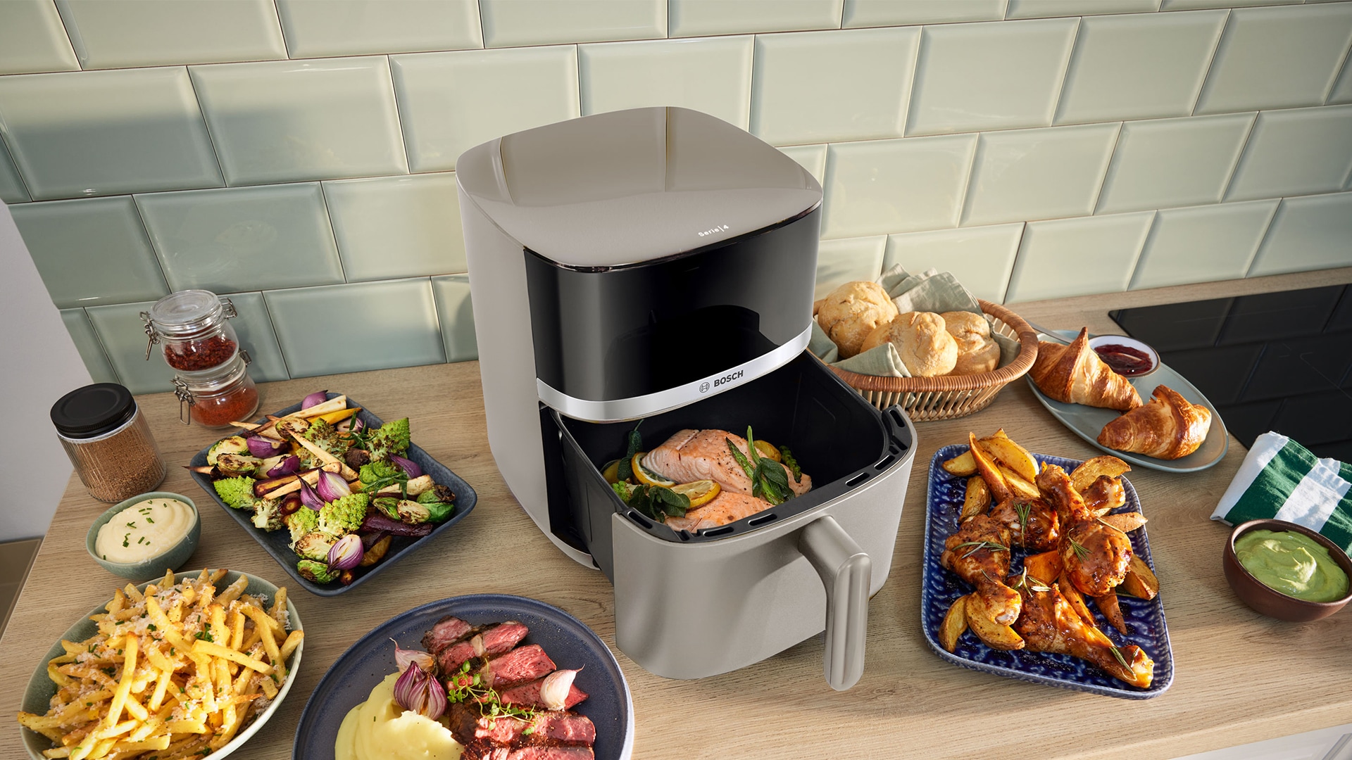 BOSCH Heißluftfritteuse »Air Fryer Serie 4, MAF462B0, 6,1l, 2 Heizelemente, 7 Programme« 2050 W Auftaufunktion, Korb/Gitter spülm.geeignet
