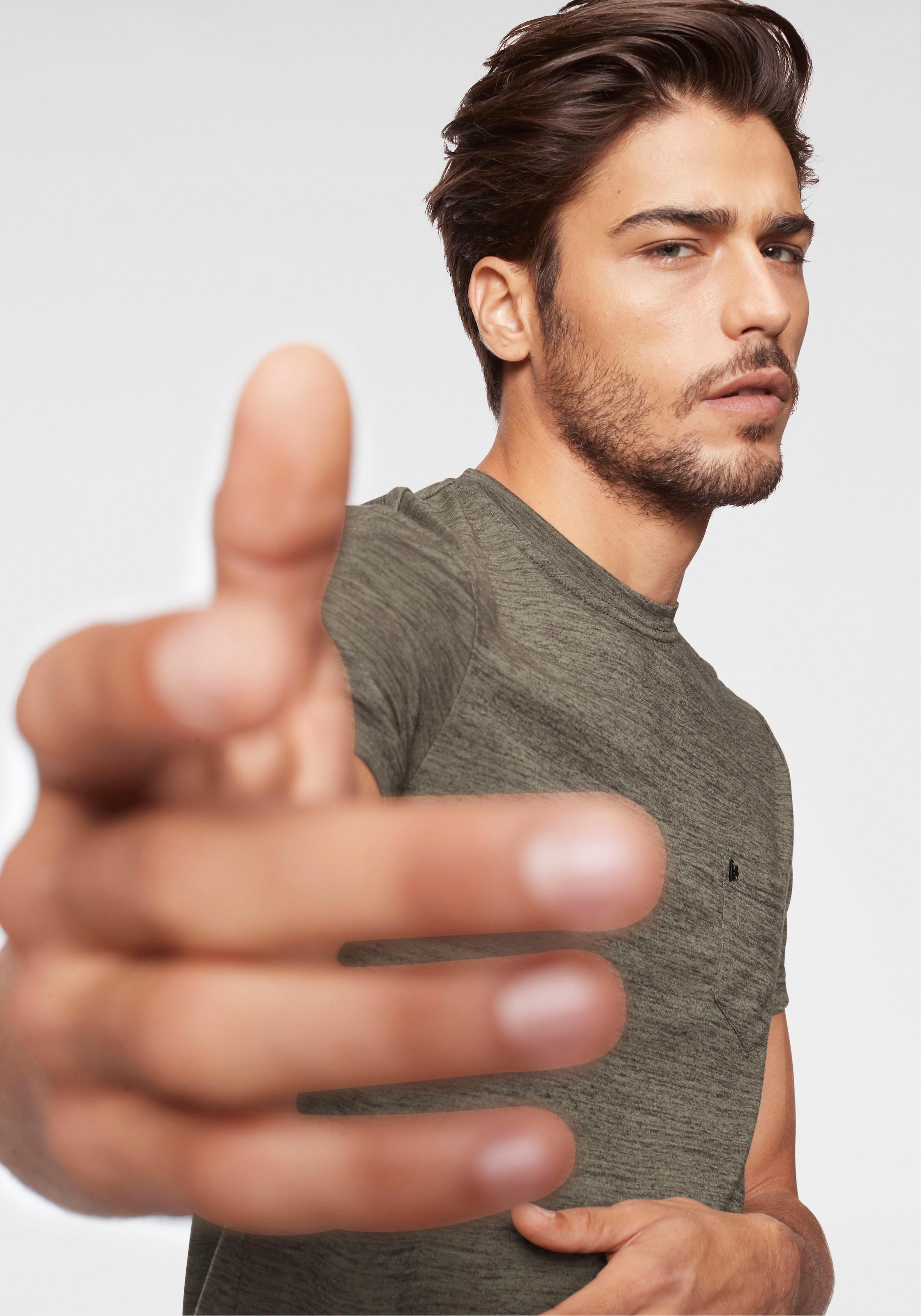 Bruno Banani T-Shirt Kurzarm,  Slim Fit,  unifarben,  Rundhalsausschnitt