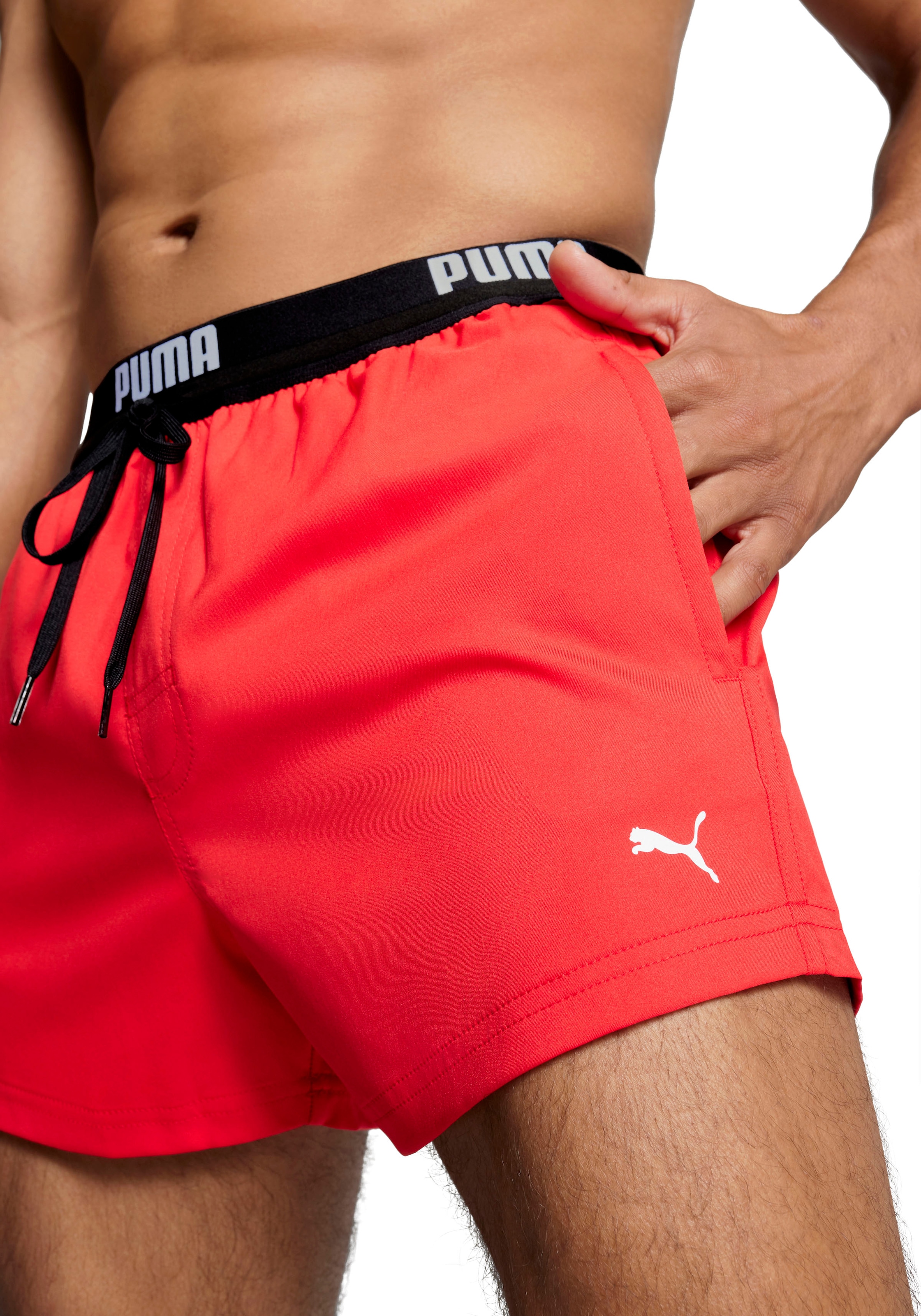 PUMA Badeshorts »PUMA SWIM MEN LOGO SHORT SHORTS 1P« Seitentaschen, Gesäßtasche mit Reißverschluss, Kordelzug