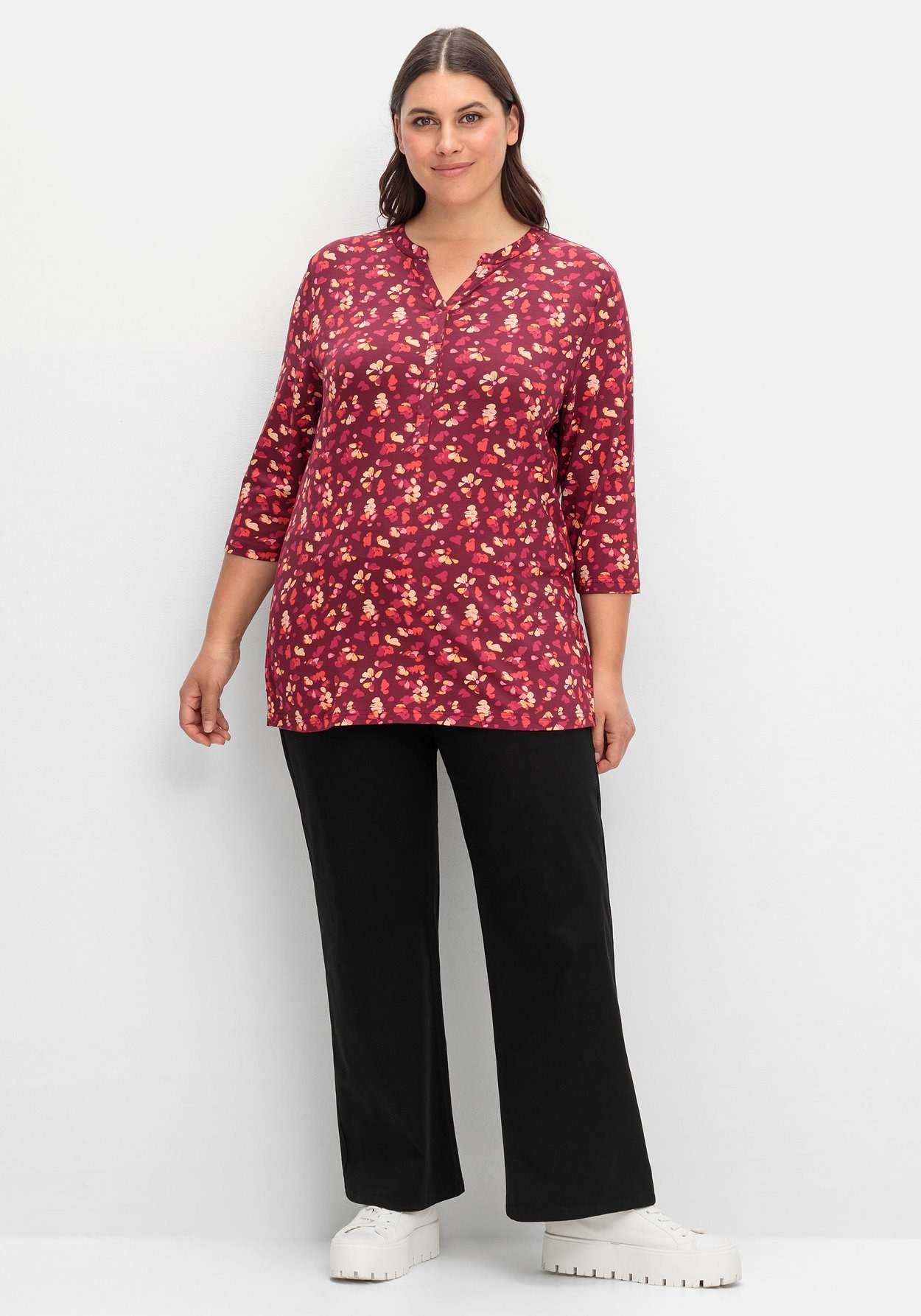 Sheego Rundhalsshirt »3/4-Arm-Shirt mit Blumendruck, aus Viskosejersey«, mit Blumendruck, aus Viskosejersey