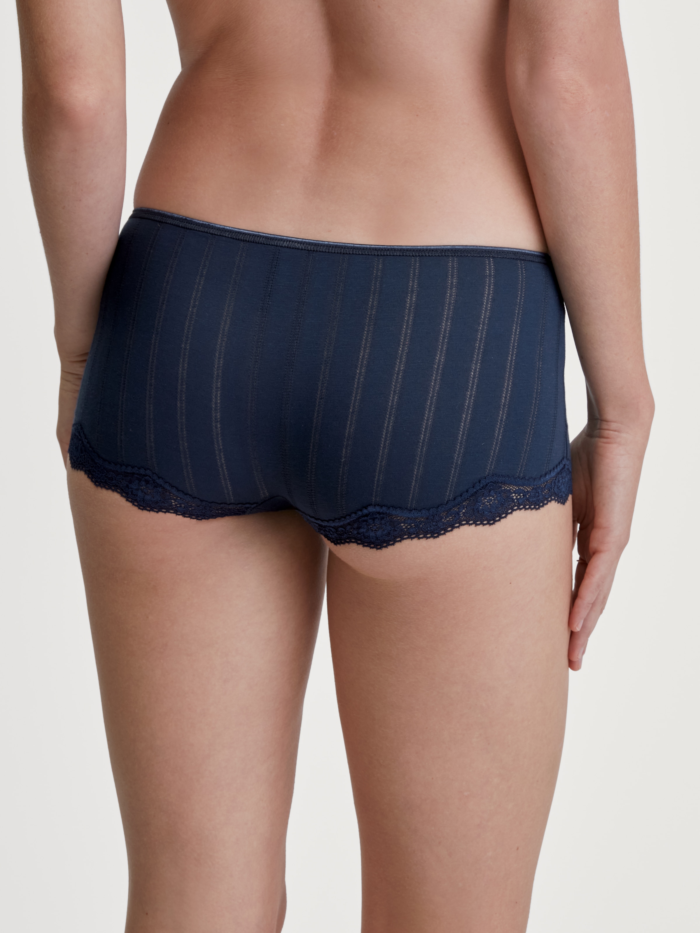 CALIDA Panty »Etude Toujours« Jacquard-Optik, Low-Cut, feminin, elastisch, bequem, pillingarm