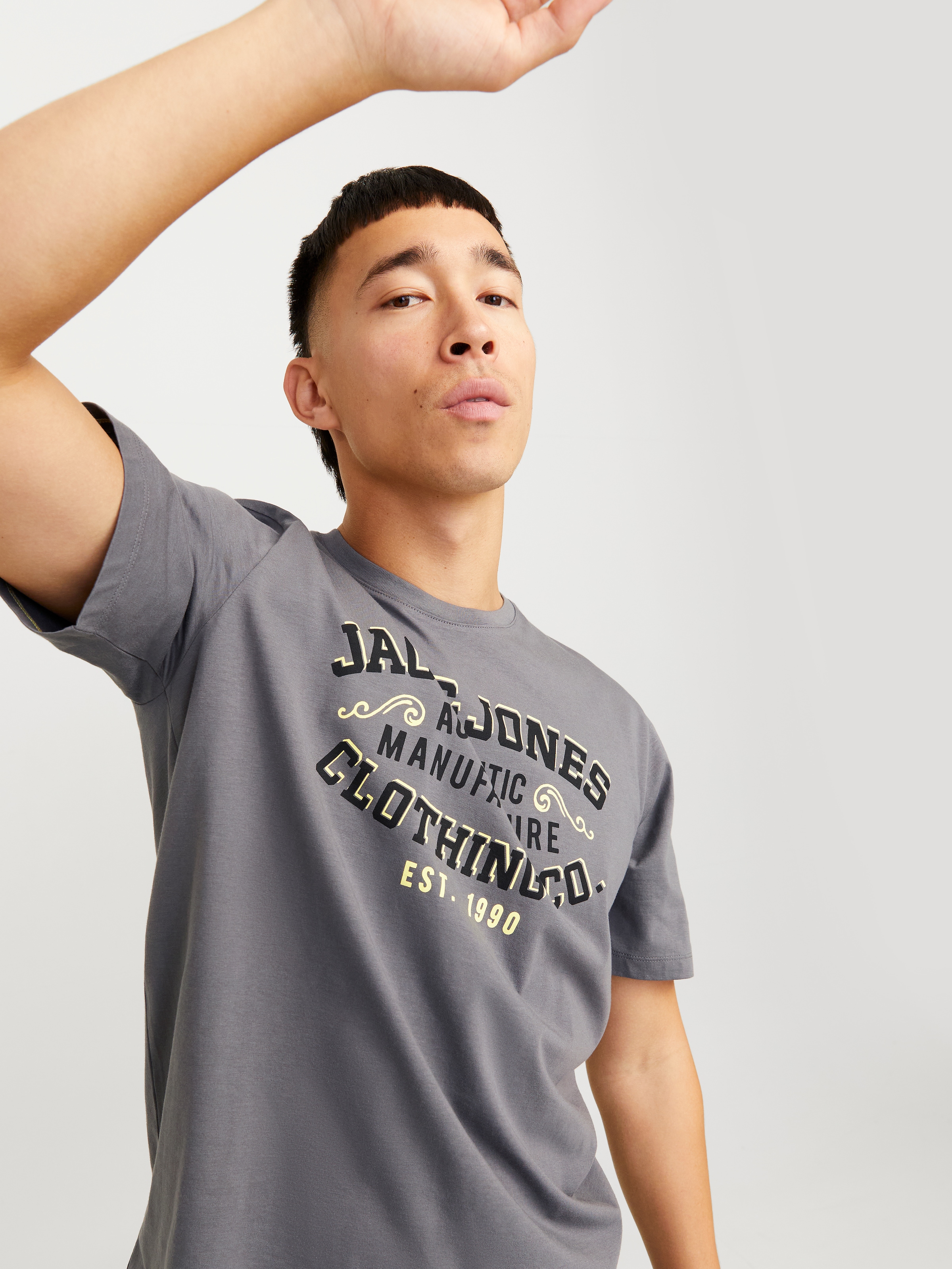 Jack & Jones Rundhalsshirt »JJELOGO TEE SS O-NECK 2 COL SS25 SN«, mit Logo Print