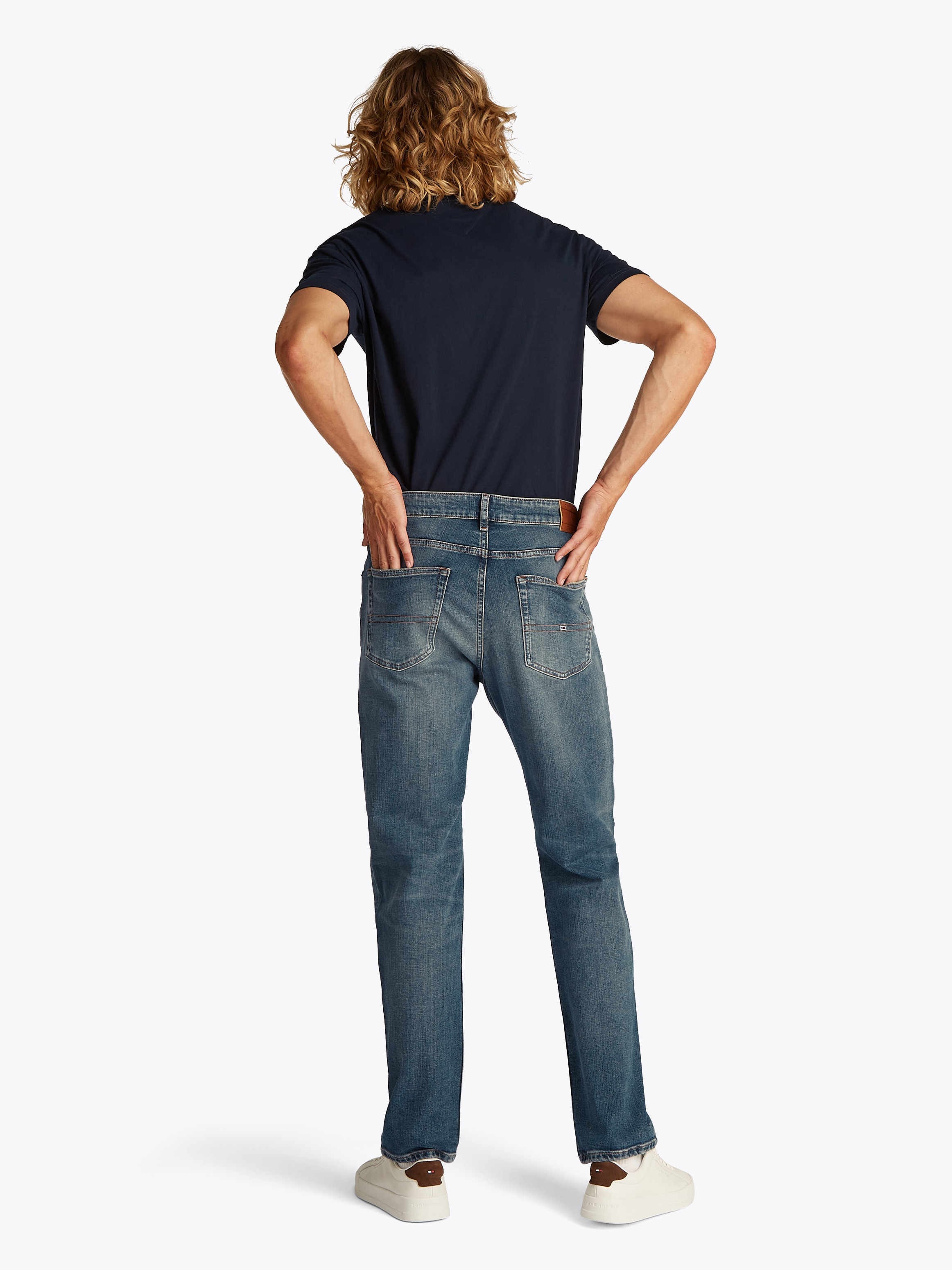 Tommy Jeans Slim-fit-Jeans »Ryan Regular Slim Straight«, Slim‑Straight‑Jeans aus hochwertigem Denim regulärer Leibhöhe