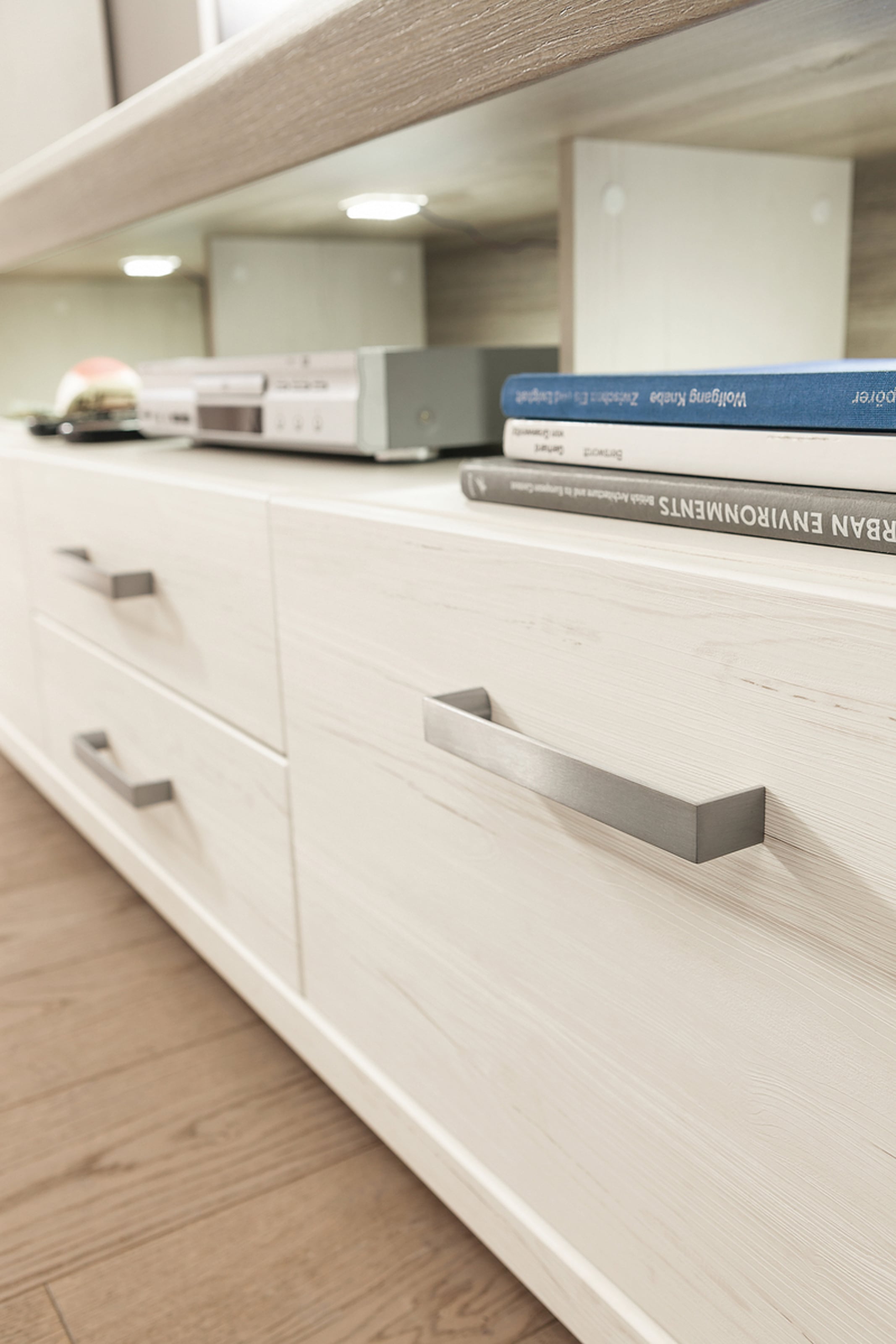 set one by Musterring Lowboard »York« Typ 35, mit 4 Schubkästen, Beleuchtung optional, Breite 200 cm