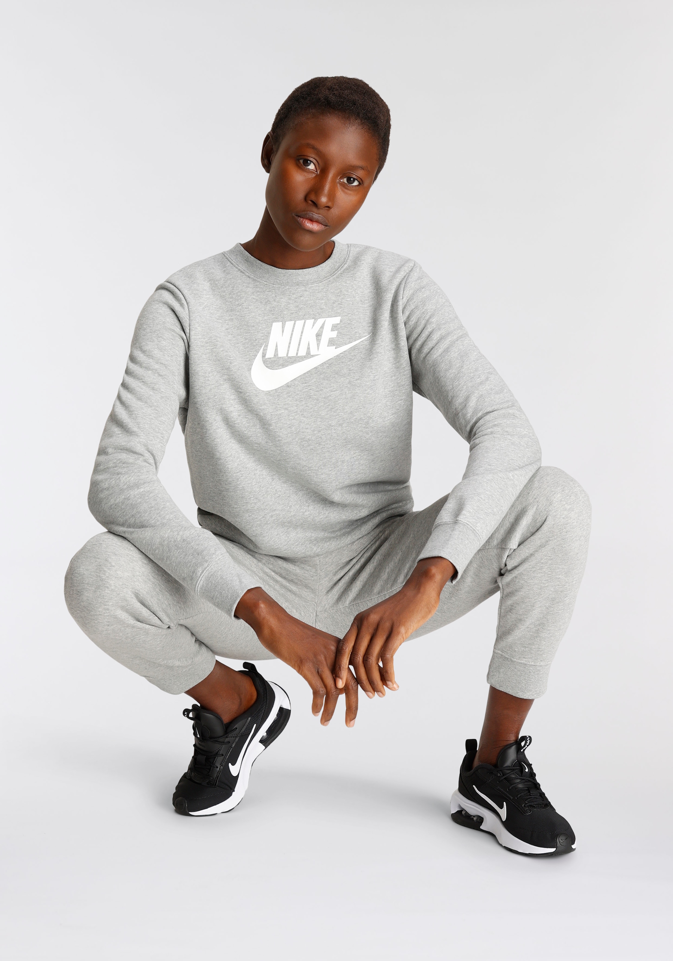 Nike Sportswear Sweatshirt »Club Fleece Women's Logo Crew-Neck Sweatshirt«, Damen Pullover aus weichem Fleece Material