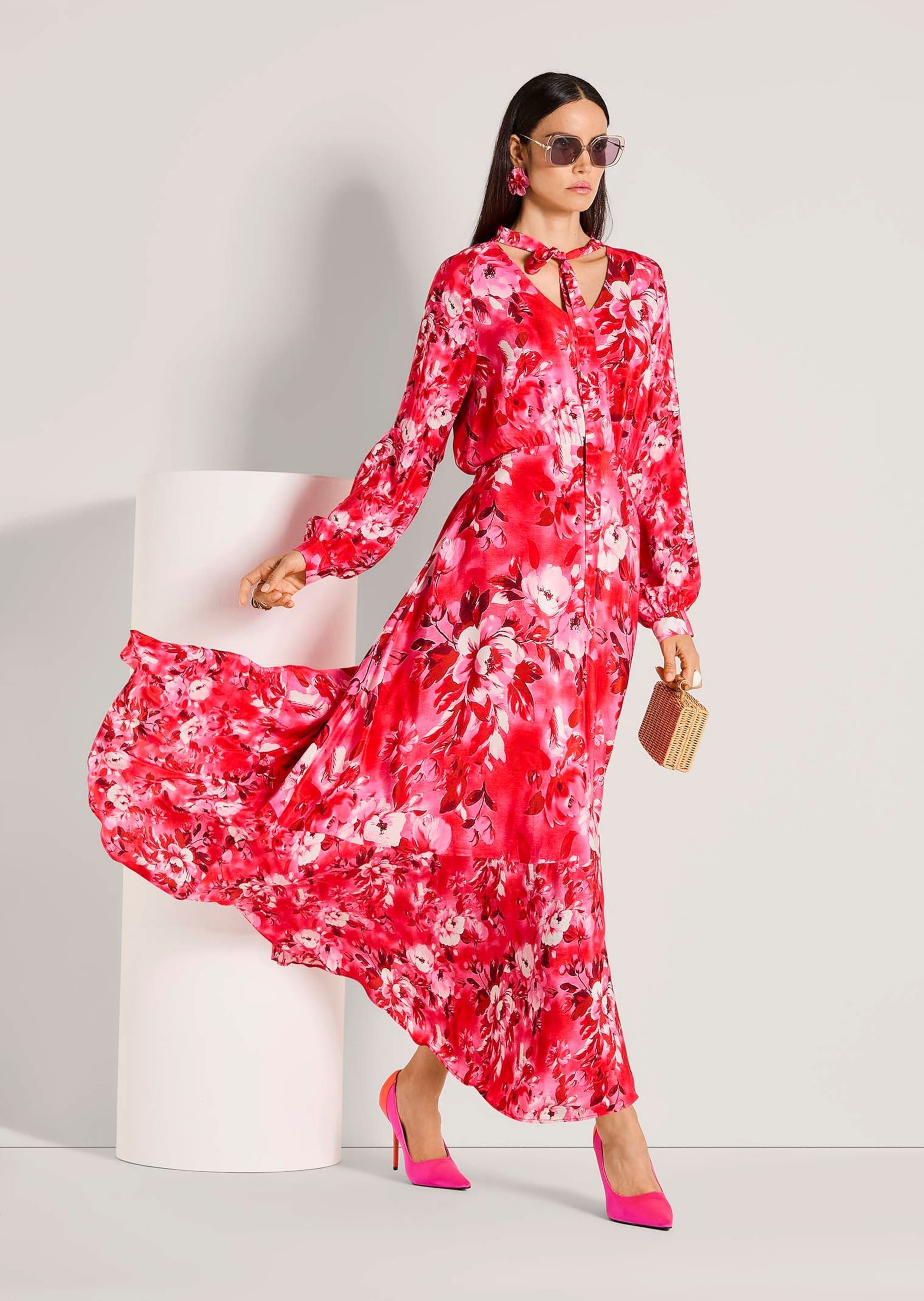 MADELEINE Druckkleid »Druckkleid Stretchkleid mit Blumenmuster«