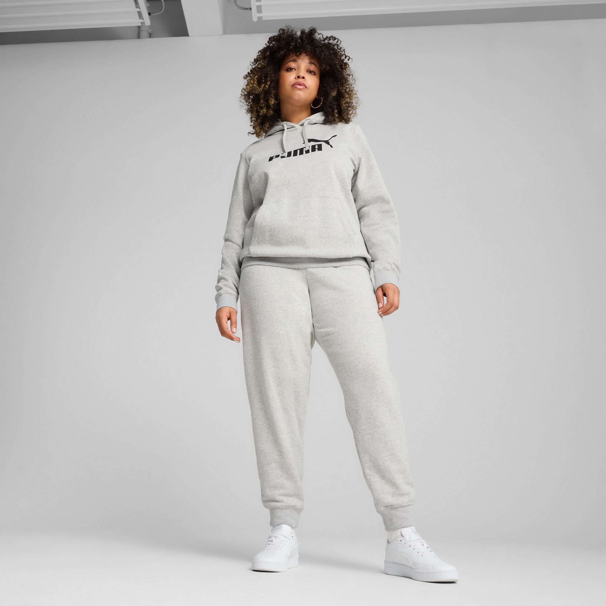 PUMA Kapuzensweatshirt »ESS NO 1 LOGO HOODIE FL«, Regular Fit, mit verstellbarer Kapuze, mit Kängurutasche
