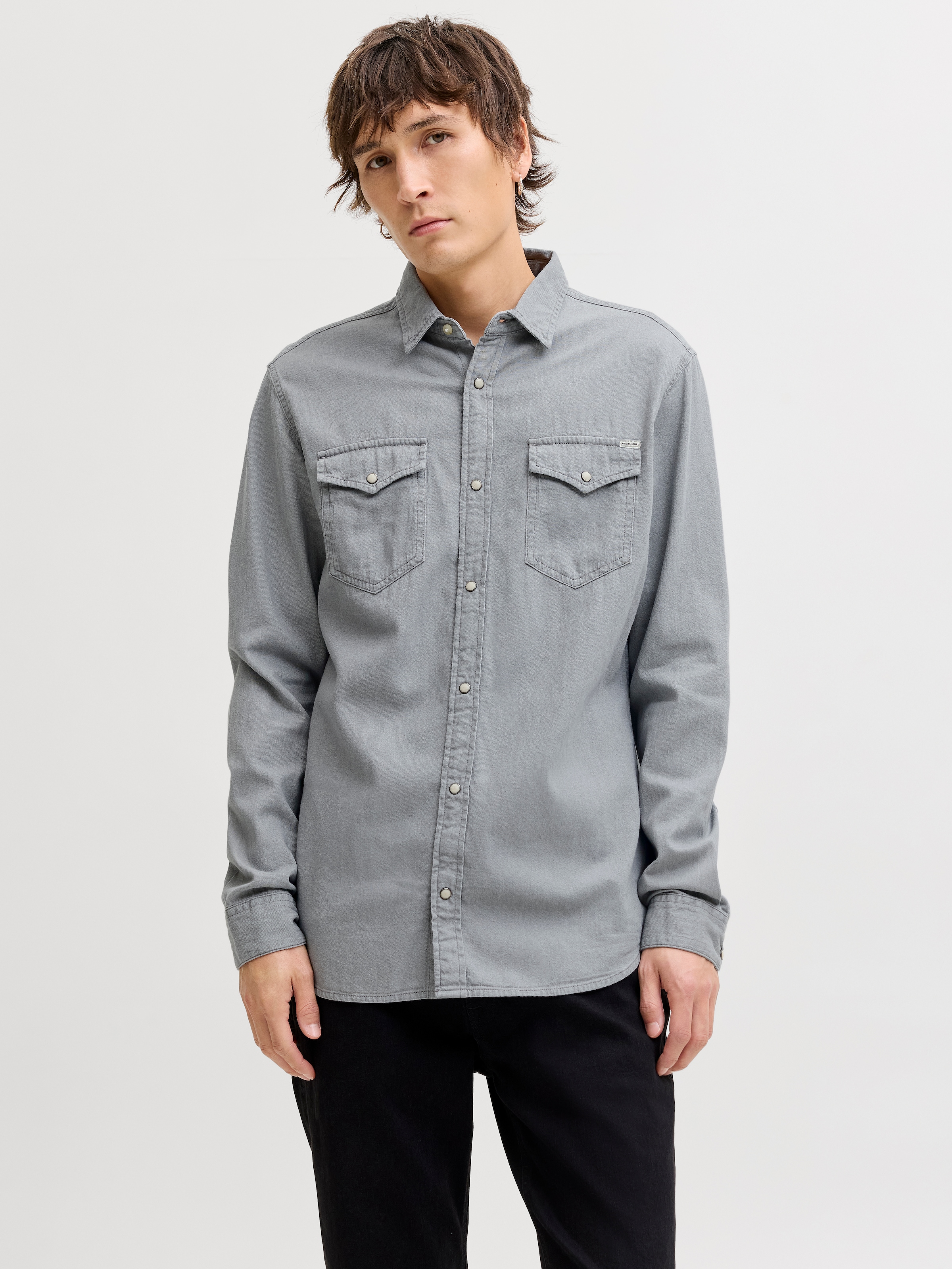 Jack & Jones Jeanshemd »JJESHERIDAN im Workwear-Stil mit robuster Baumwollqualität« mit angesetzter Brusttasche