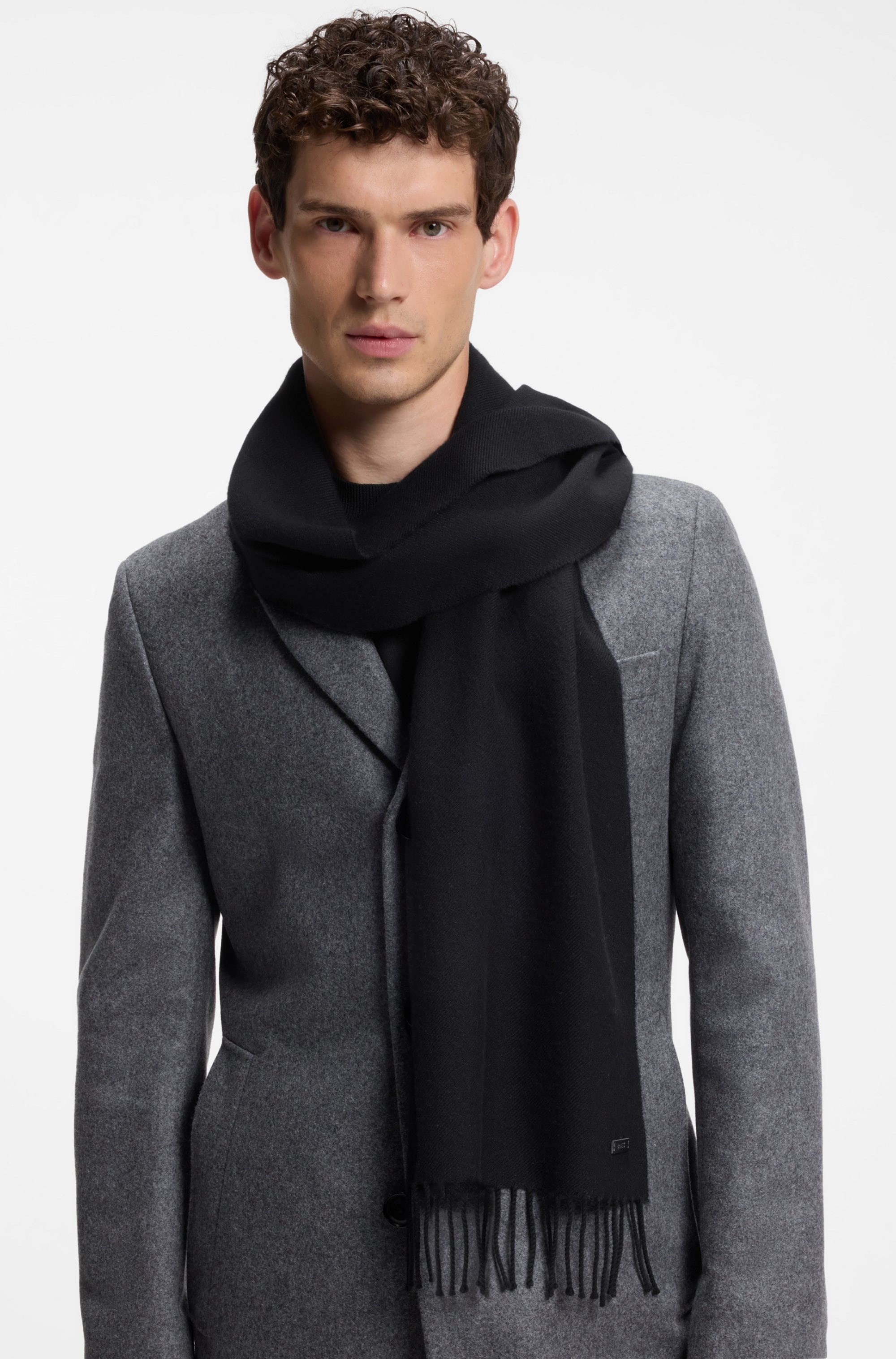BOSS Wollschal »Naster 35*180« mit gedrehten Fransen, aus Wolle, Lederlabel, Premium Quality