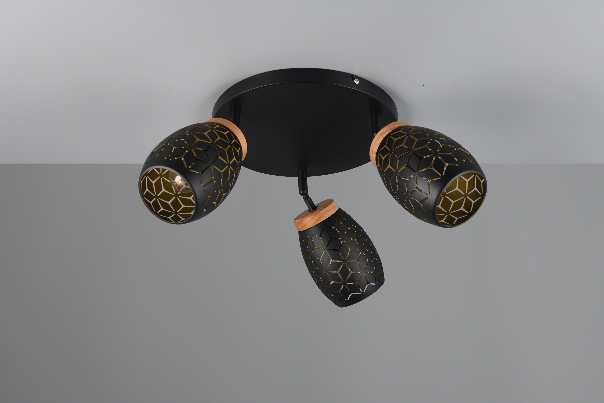 REALITY Leuchten Deckenleuchte »BIDAR, Deckenlampe mit 3 schwenkbaren Spots, exkl 3x E14 max 10W« E14 1 Stk. warmweiß - kaltweiß Metall-Lampenschirm mit Lasercut Muster und Holz-Dekoelement Ø 58cm
