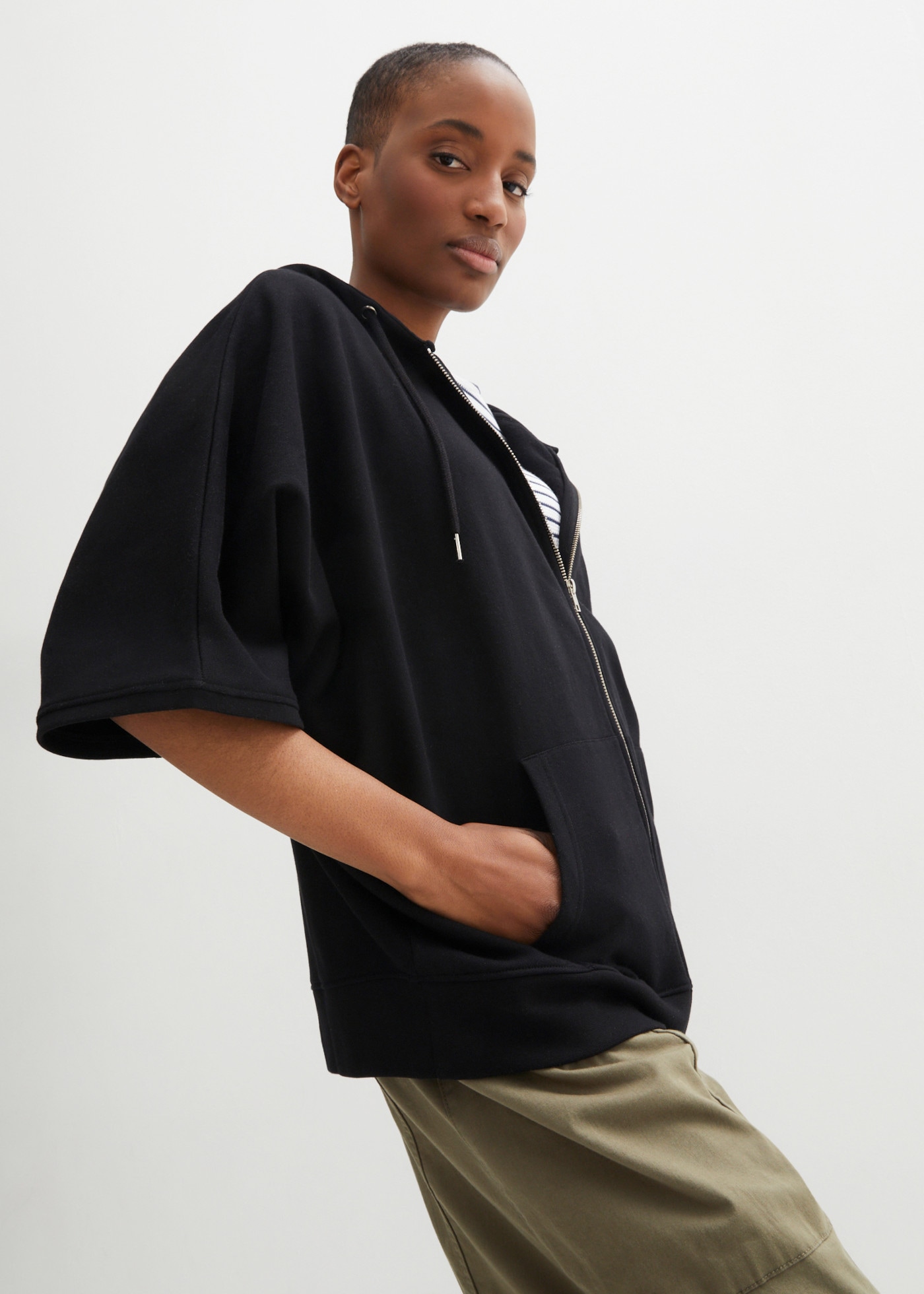 bonprix Sweatjacke Oversize-Passform, mit Kapuze, aus Baumwolle