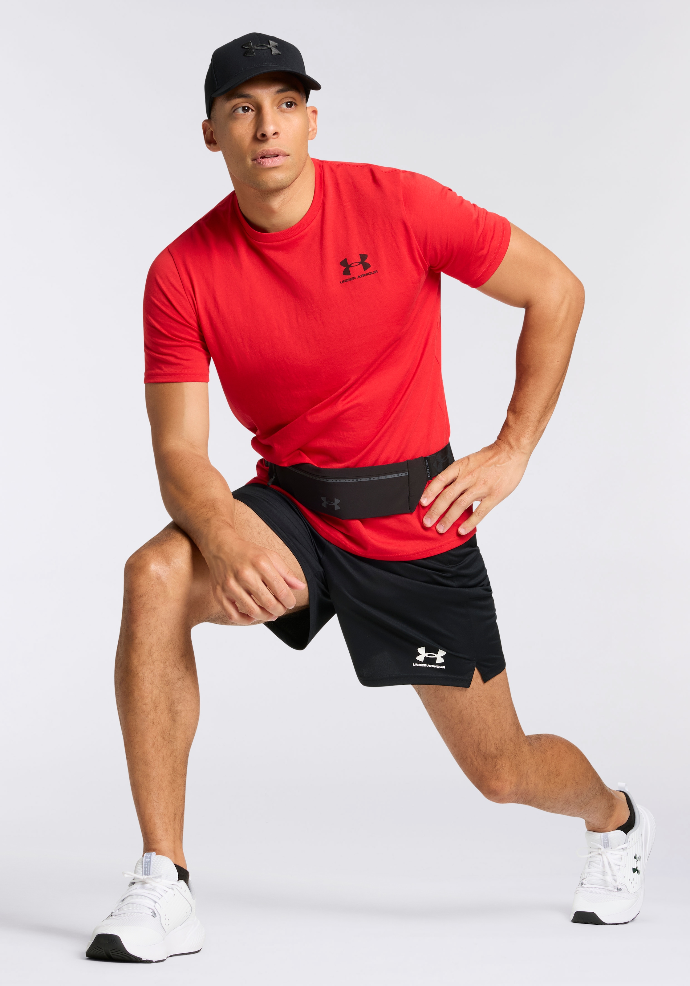 Under Armour® Shorts »UA M CHALLENGER CORE SHORT«  sportlicher Stil, für vielseitige Aktivitäten, leichtes Material
