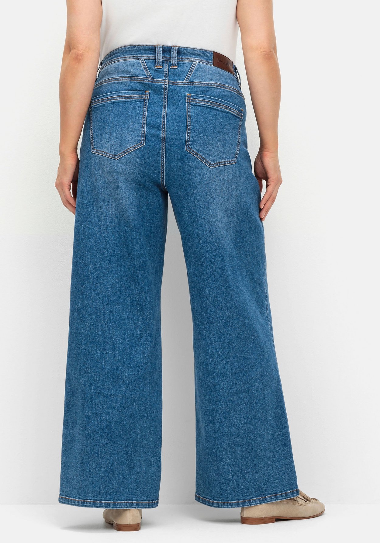 Sheego Stretch-Jeans »Weite Jeans in Curvy-Schnitt VERENA«