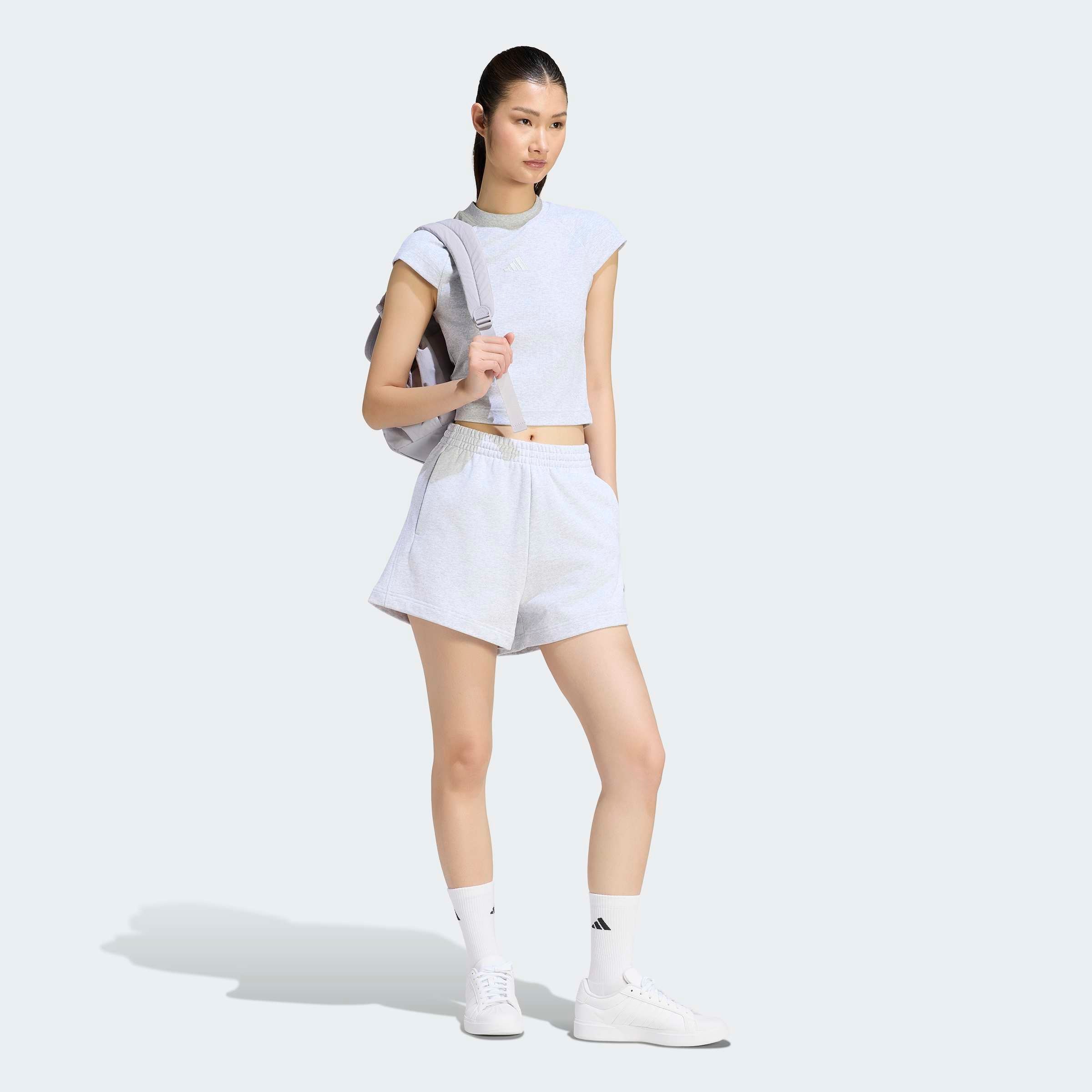adidas Sportswear Shorts »ADIDAS AUSRÜSTUNG, KLEINES LOGO«