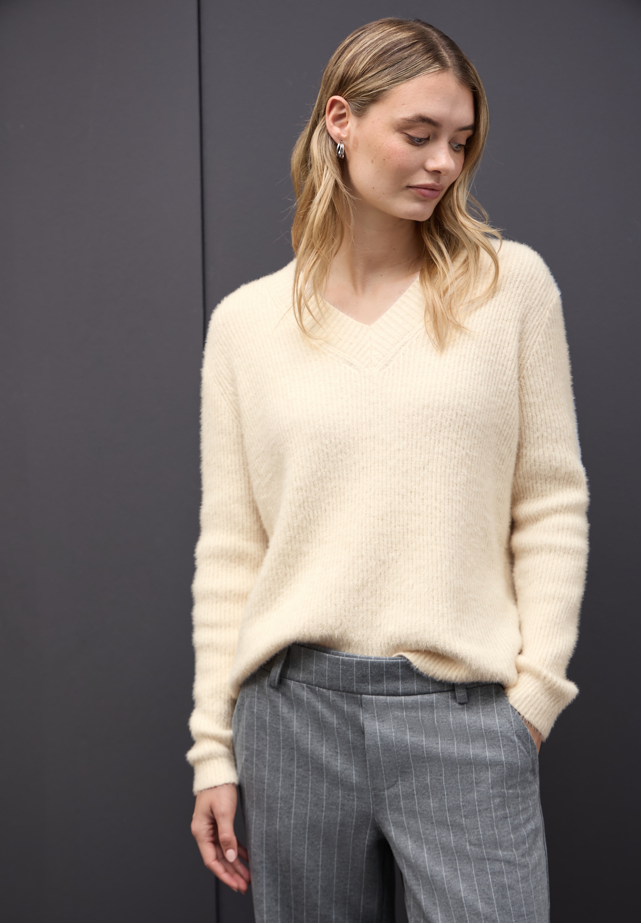 STREET ONE V-Ausschnitt-Pullover mit Rippbündchen