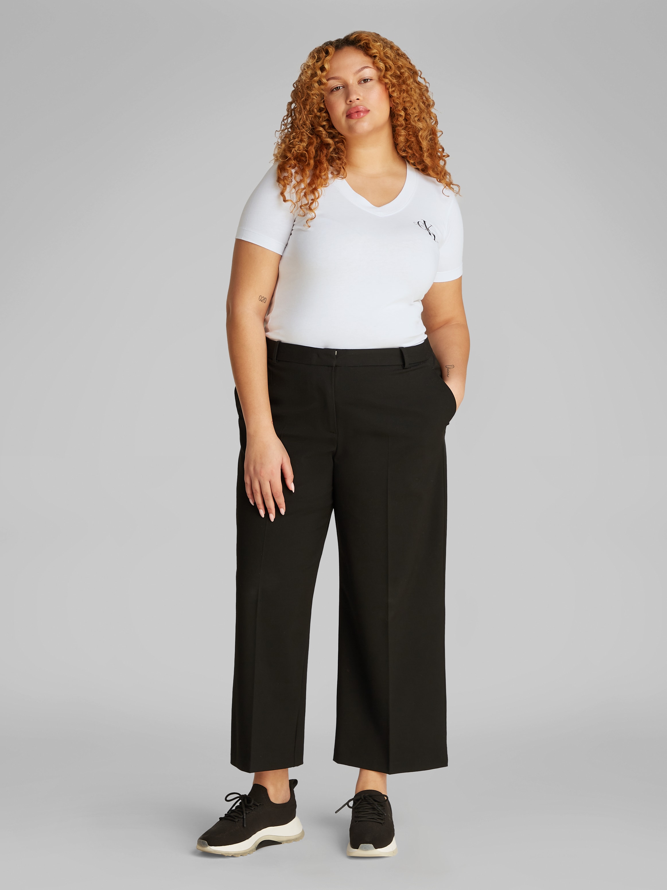 Calvin Klein Jeans Plus T-Shirt »PLUS 2-PACK MONOLOGO V-NECK TEE«, (Packung, 2 tlg.), in großen Größen