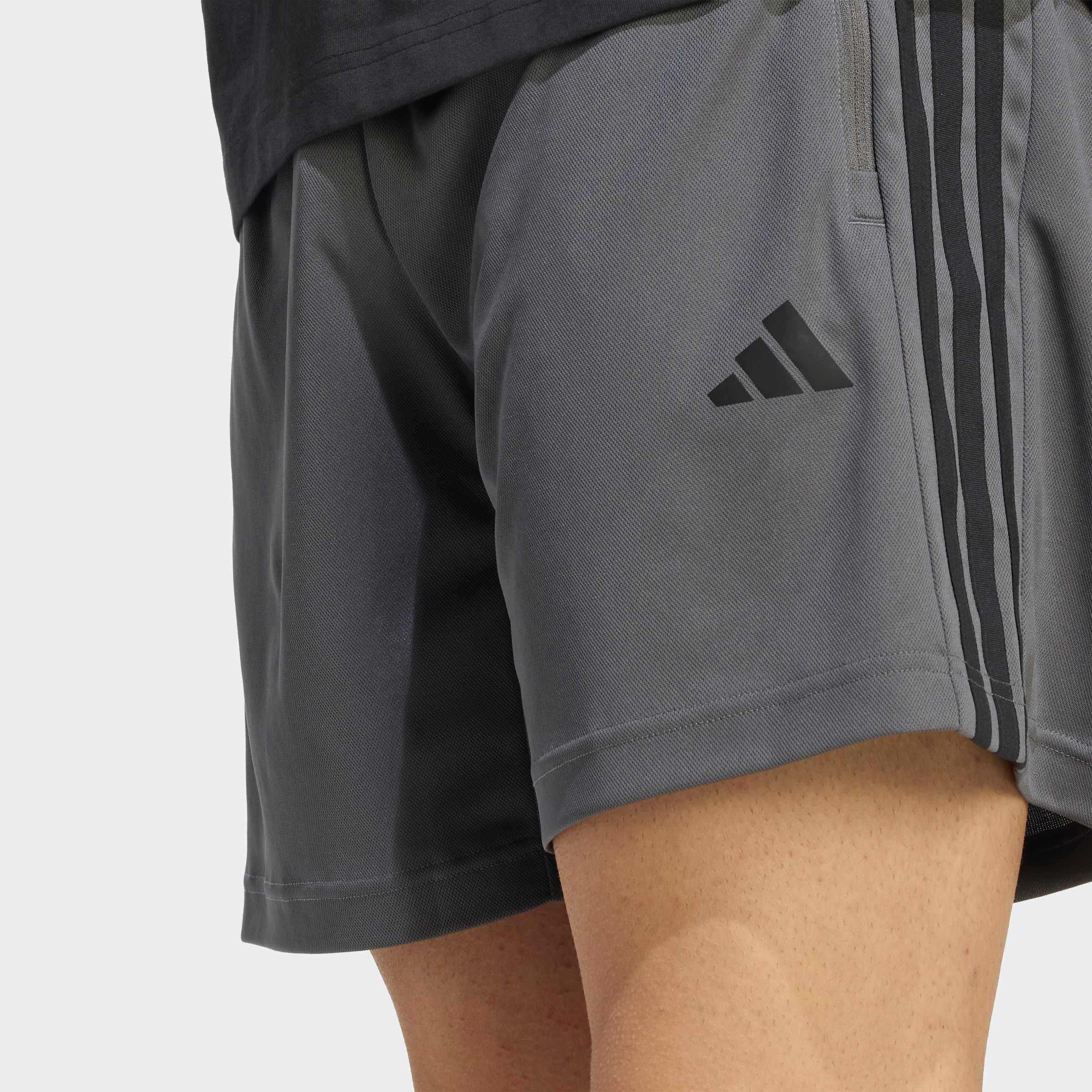 adidas Performance Shorts »WORKOUT ESSENTIALS BASE 3-STRIPES PIQUÉ 7 IN«