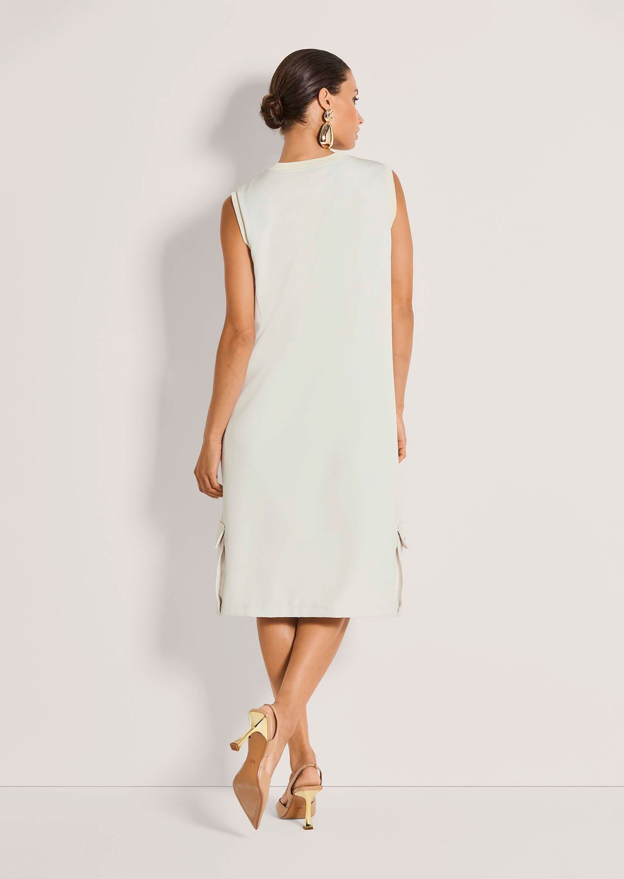 MADELEINE Sommerkleid »Jerseykleid Midikleid mit Schmuckelementen« Kleid mit eingefasstem Ripsband am Ausschnitt, mit Dekorativen Schmuckelementen im Vorderteil