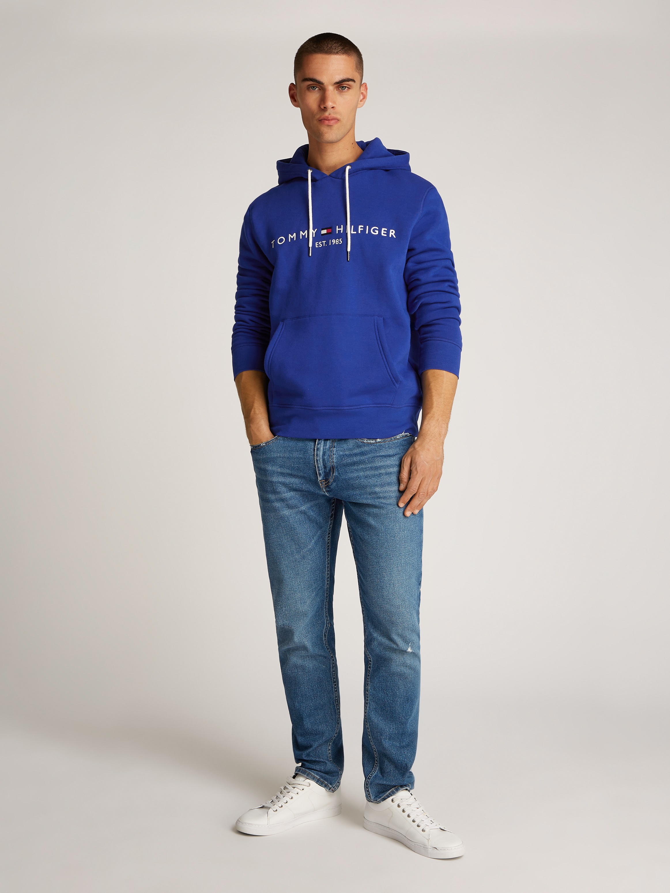 Tommy Hilfiger Kapuzensweatshirt »TOMMY LOGO HOODY«, mit Kapuze und Kängurutasche