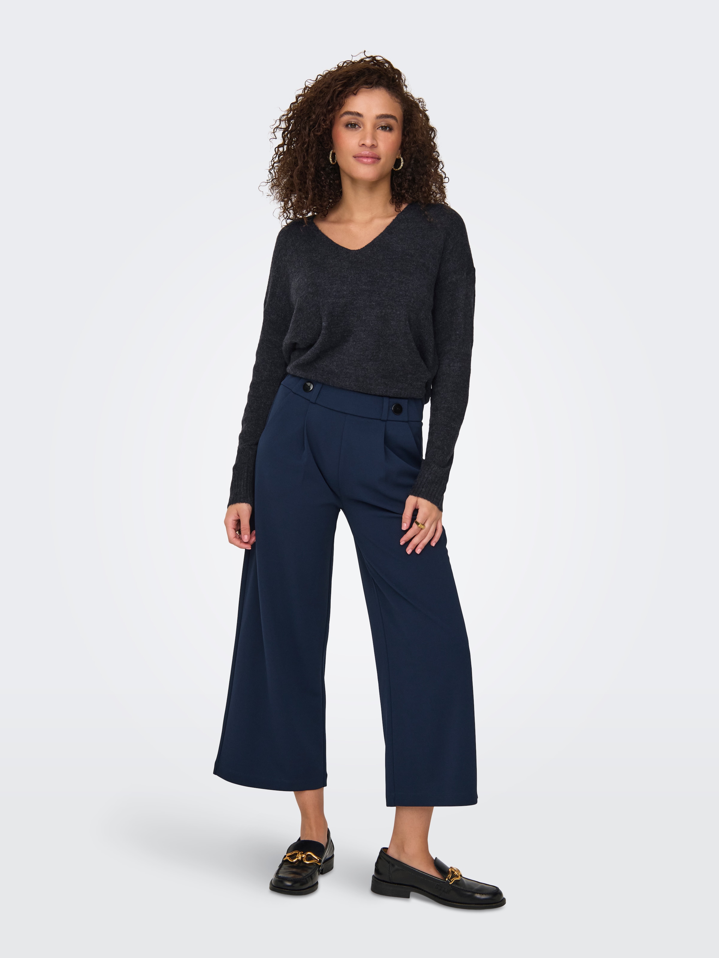 JDY V-Ausschnitt-Pullover »JDYELANORA L/S V-NECK PULLO. KNT NOOS« mit leicht überschnittenen Schultern