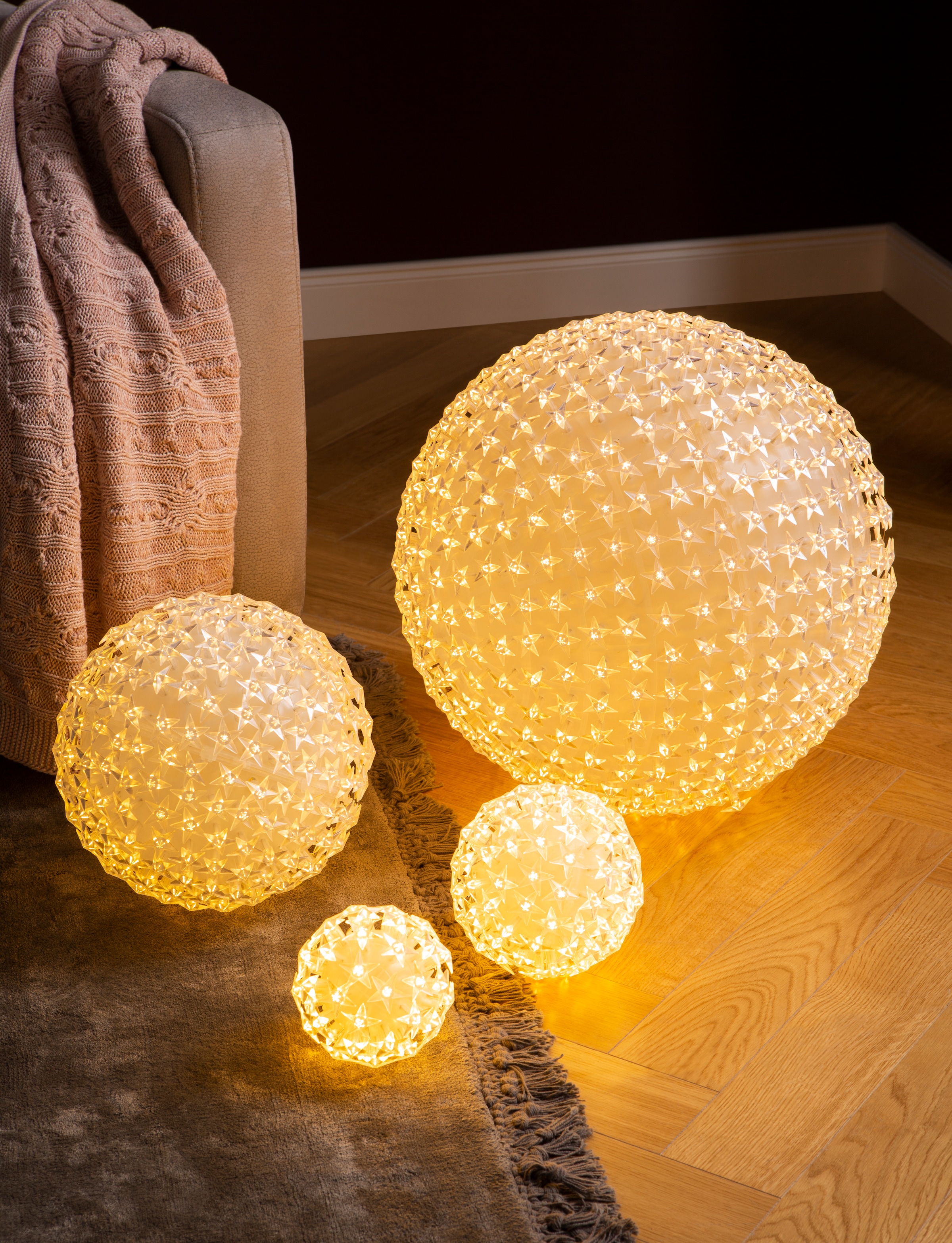 AM Design LED Dekolicht Warmweiß LED Kugel mit Sternen, Weihnachtsdeko aussen