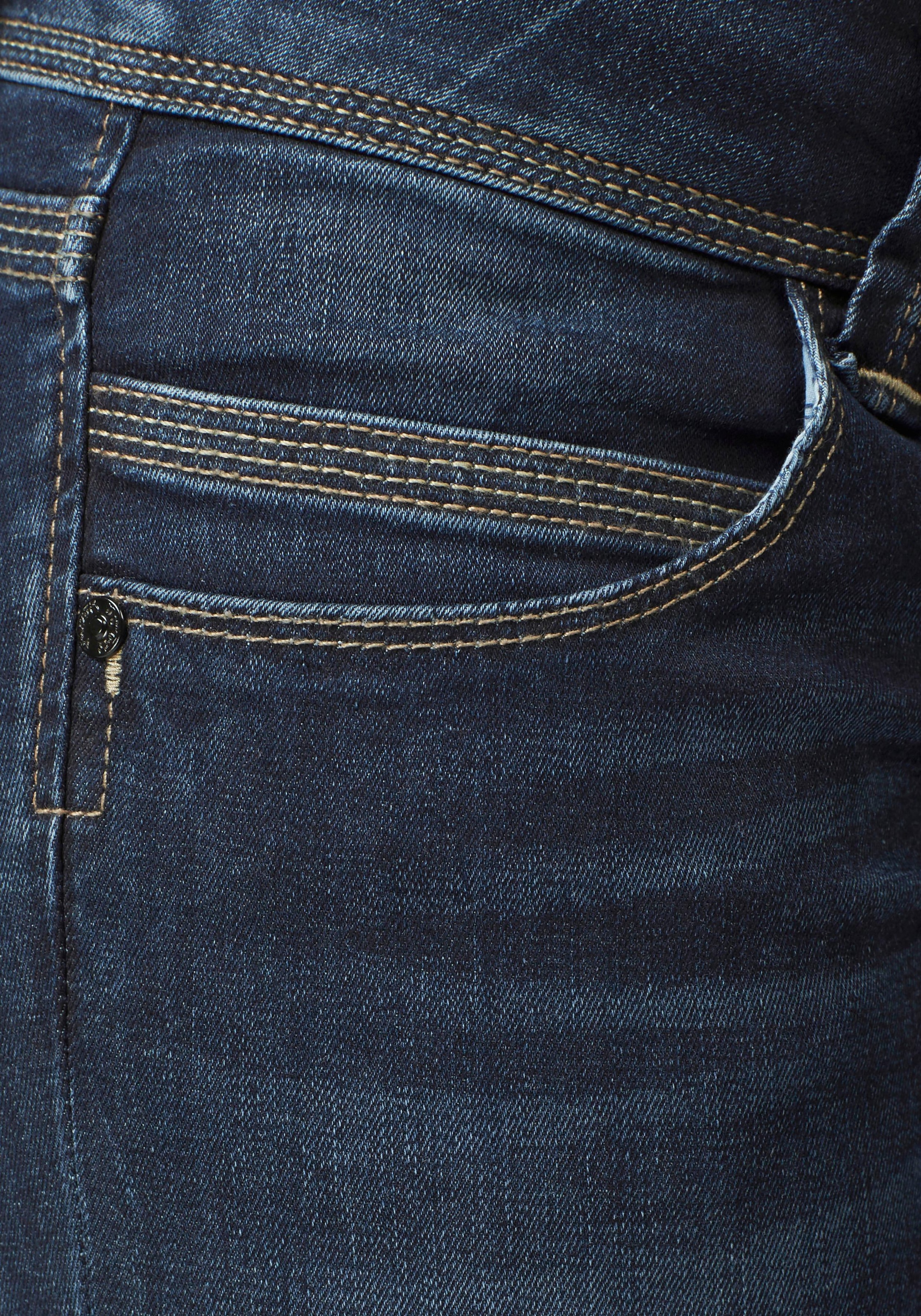 Pepe Jeans Badge mit ♕ bei Regular-fit-Jeans »VENUS«