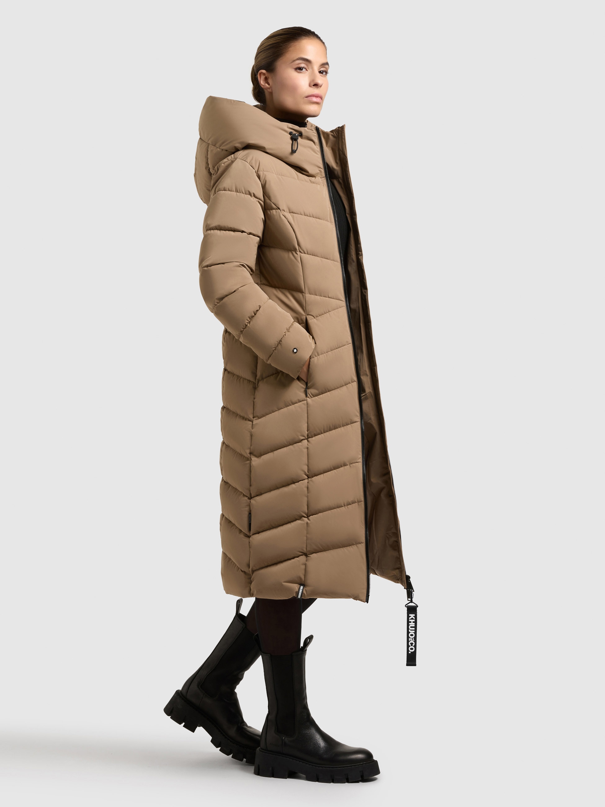 khujo Steppmantel »FISKA«, Kapuze mit elastischem Kordelzug
