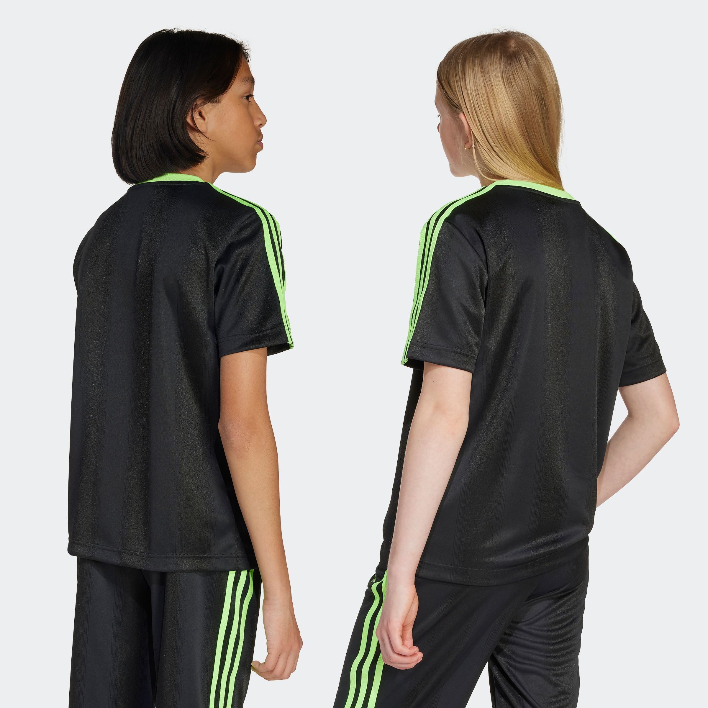 adidas Originals T-Shirt »JACQUARD KIDS« sportlicher Stil, lockere Passform, für Kinder und Teens