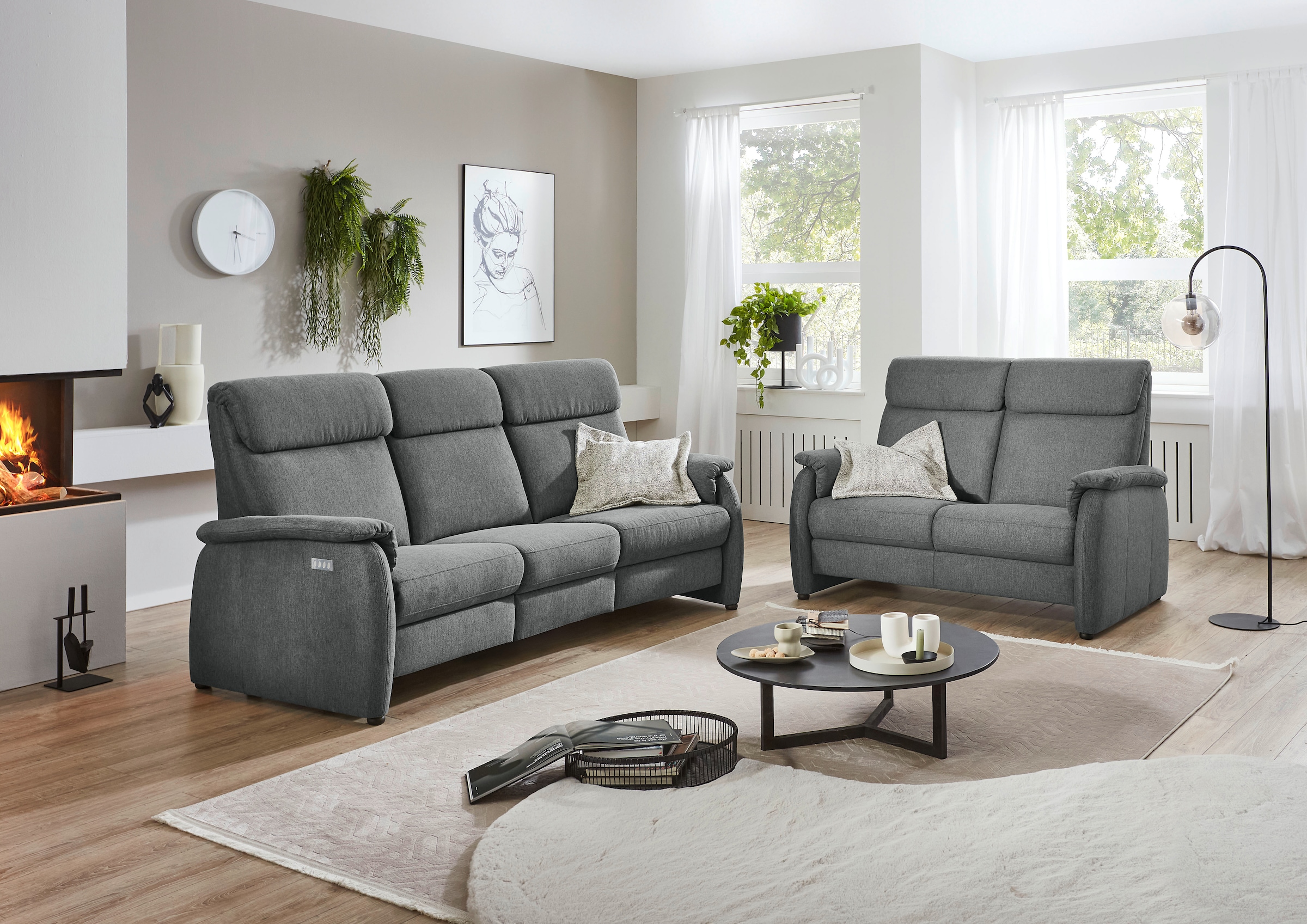 Home affaire Polstergarnitur »Turin, 2,5- & 3-Sitzer mit elektrischer Relaxfunktion« Set, 4 tlg. tlg. inkl. Tisch, USB & Steckdose, Federkern & pflegeleichtem Bezug