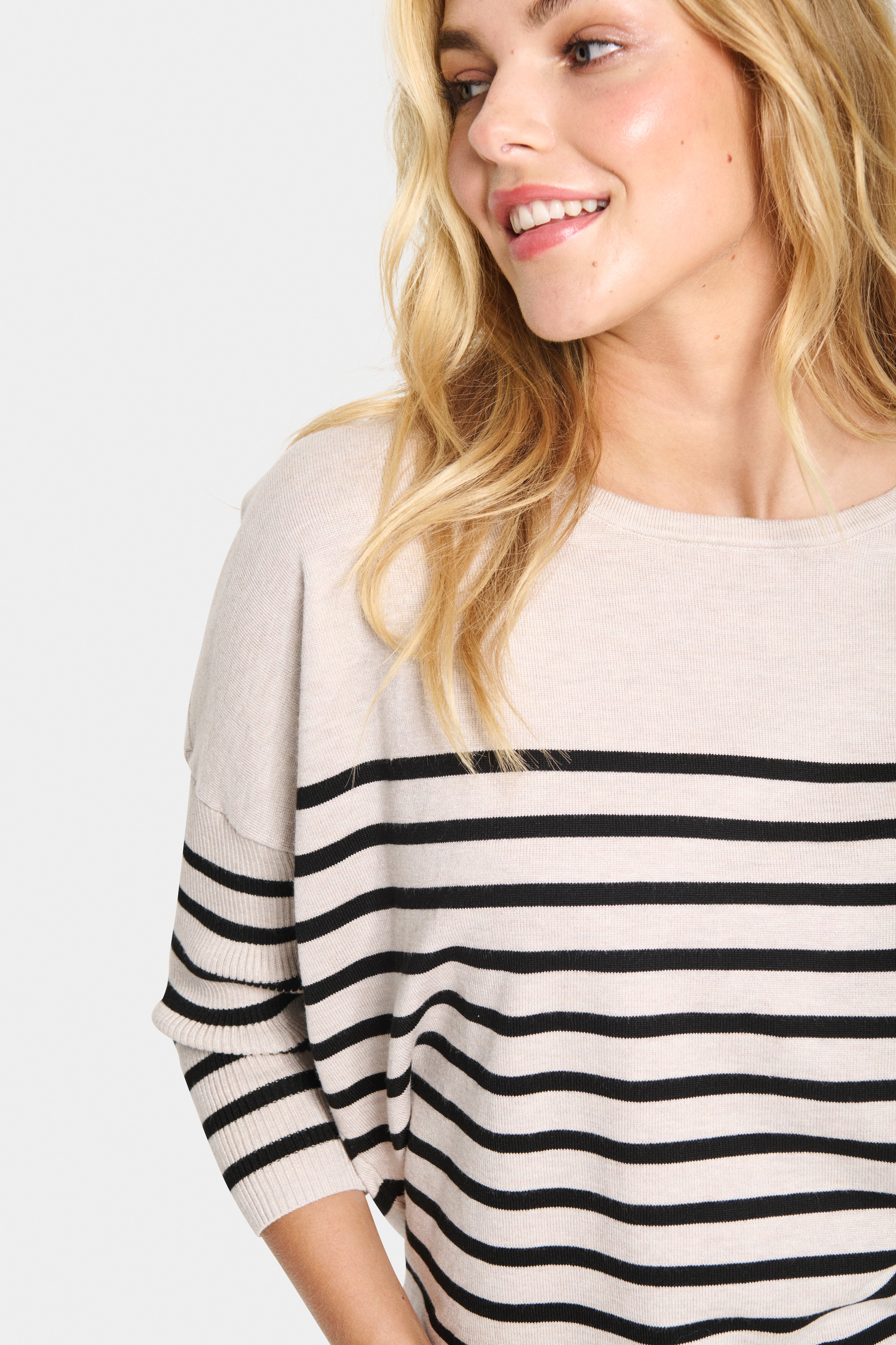 Saint Tropez Strickpullover »MilaSZ R-neck Stripe« Oversize Fit, Feinstrick, Viskosemischung