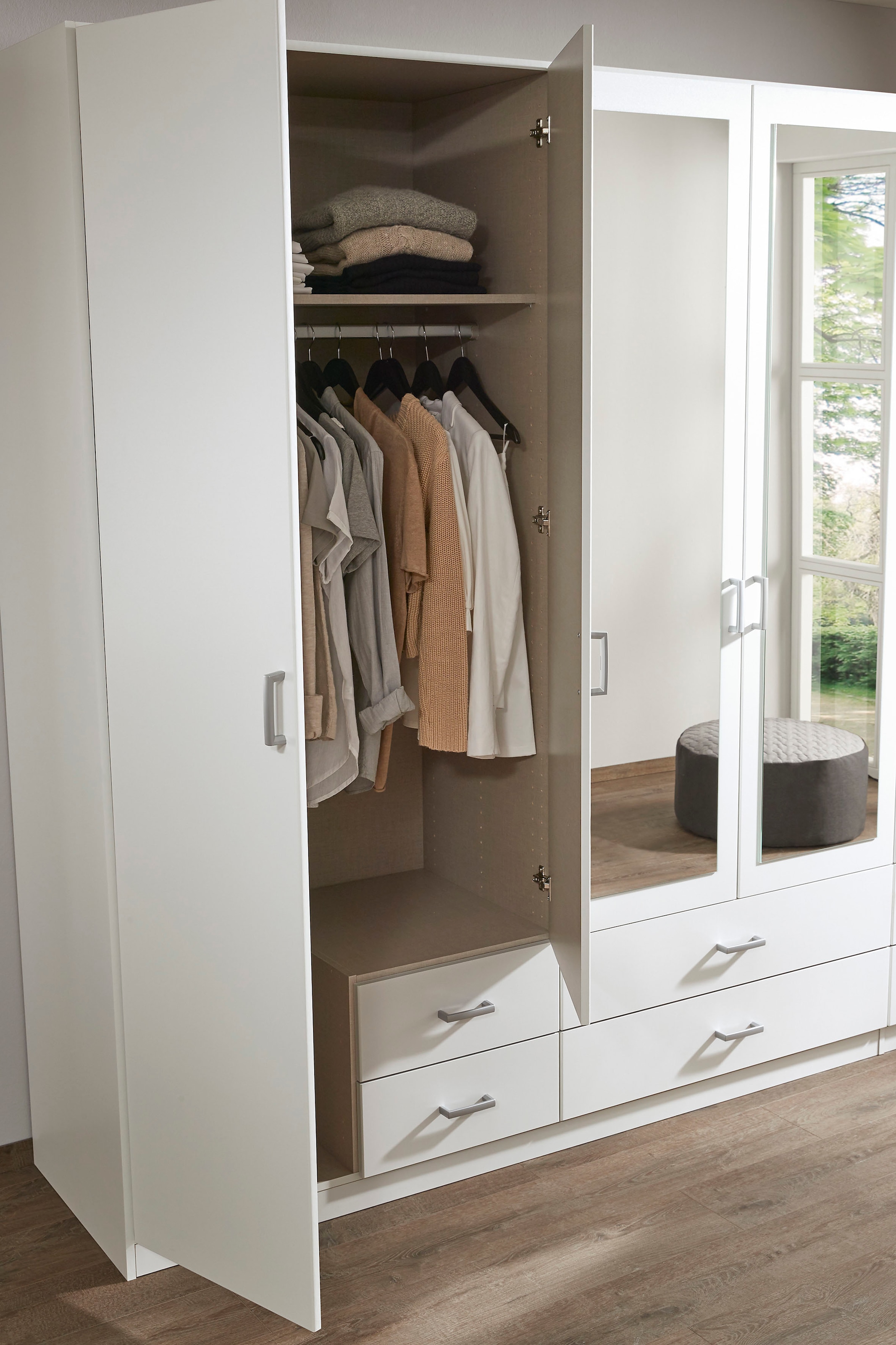 rauch Kleiderschrank »Schrank Garderobe Ankleide GAMMA Breiten 91/136/181/226/271/315/360 cm« in 3 Ausstattungen BASIC/CLASSIC/PREMIUM (inkl. SOFT-CLOSE-Funktion),  verschiedene Griff-Varianten, mit Spiegel TOPSELLER MADE IN GERMANY