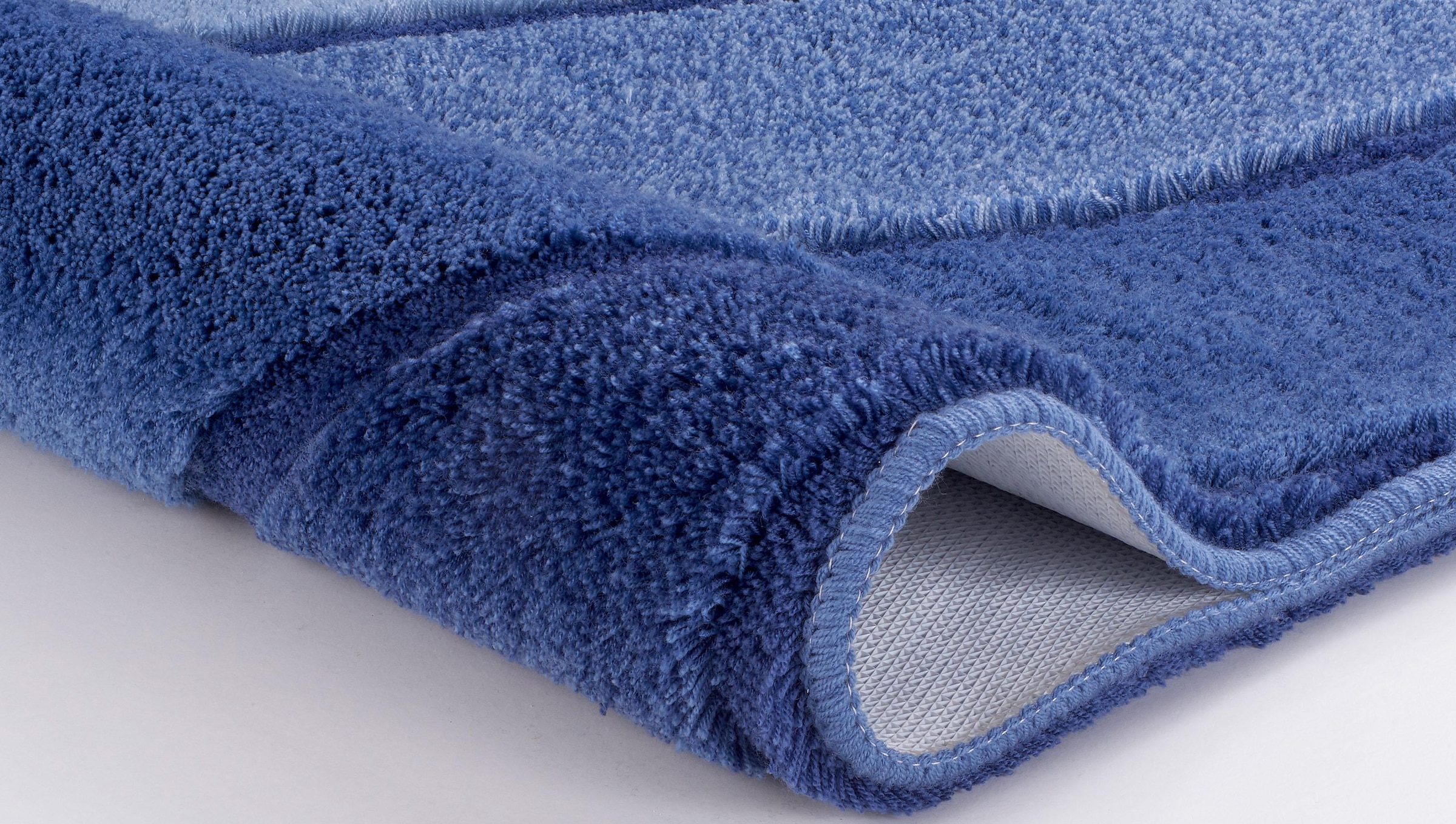 Kleine Wolke Badematte »Serenade«, rutschhemmend beschichtet, fußbodenheizungsgeeignet, Badteppich, Wellen Design, Farbverlauf, Hoch-Tief Effekt, waschbar