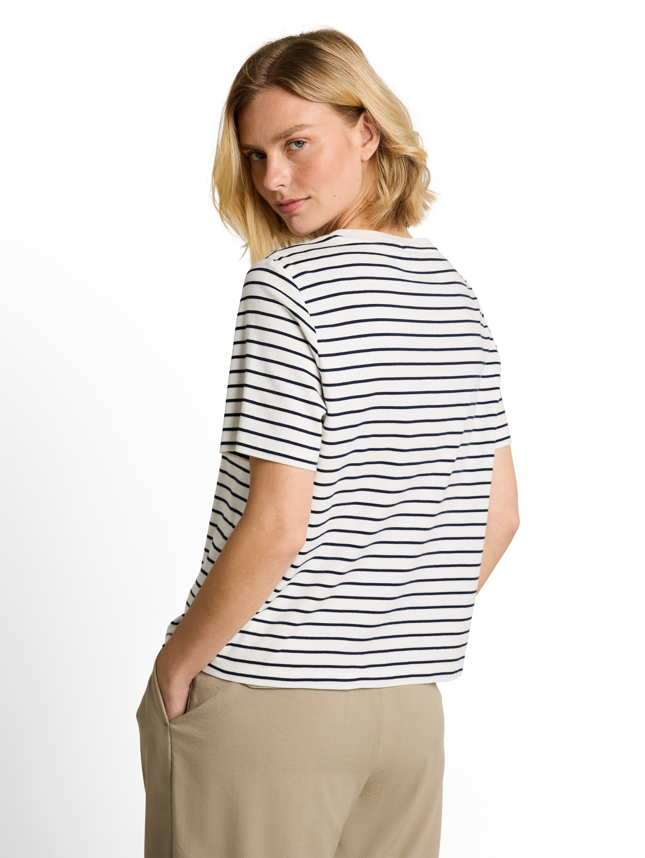 TOM TAILOR Kurzarmshirt Sommershirt im Streifen-Look und mit Workung-Stickerei