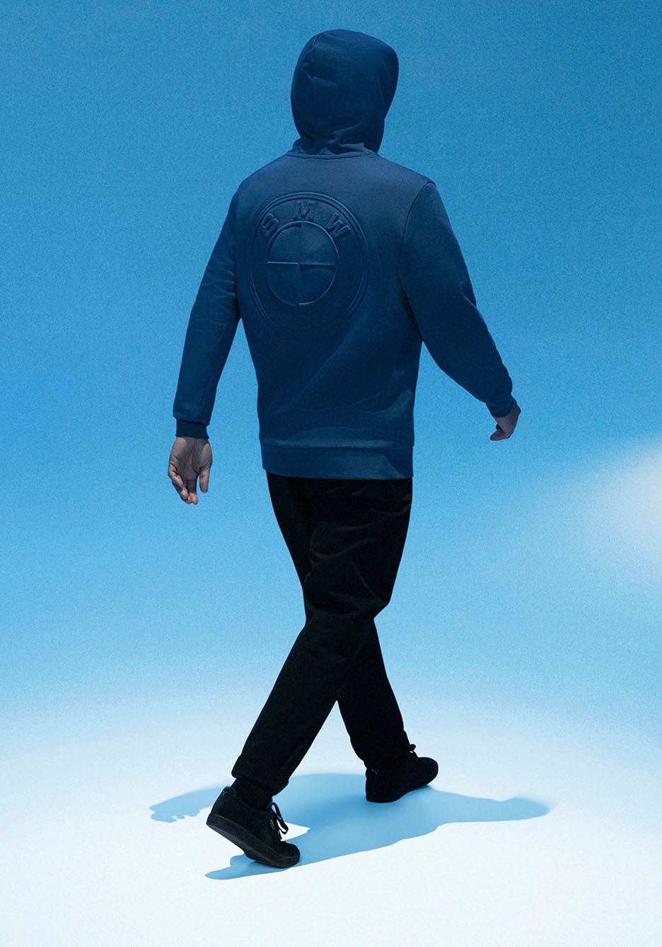 BMW Hoodie mit farbgleichem Logo auf der Rückseite