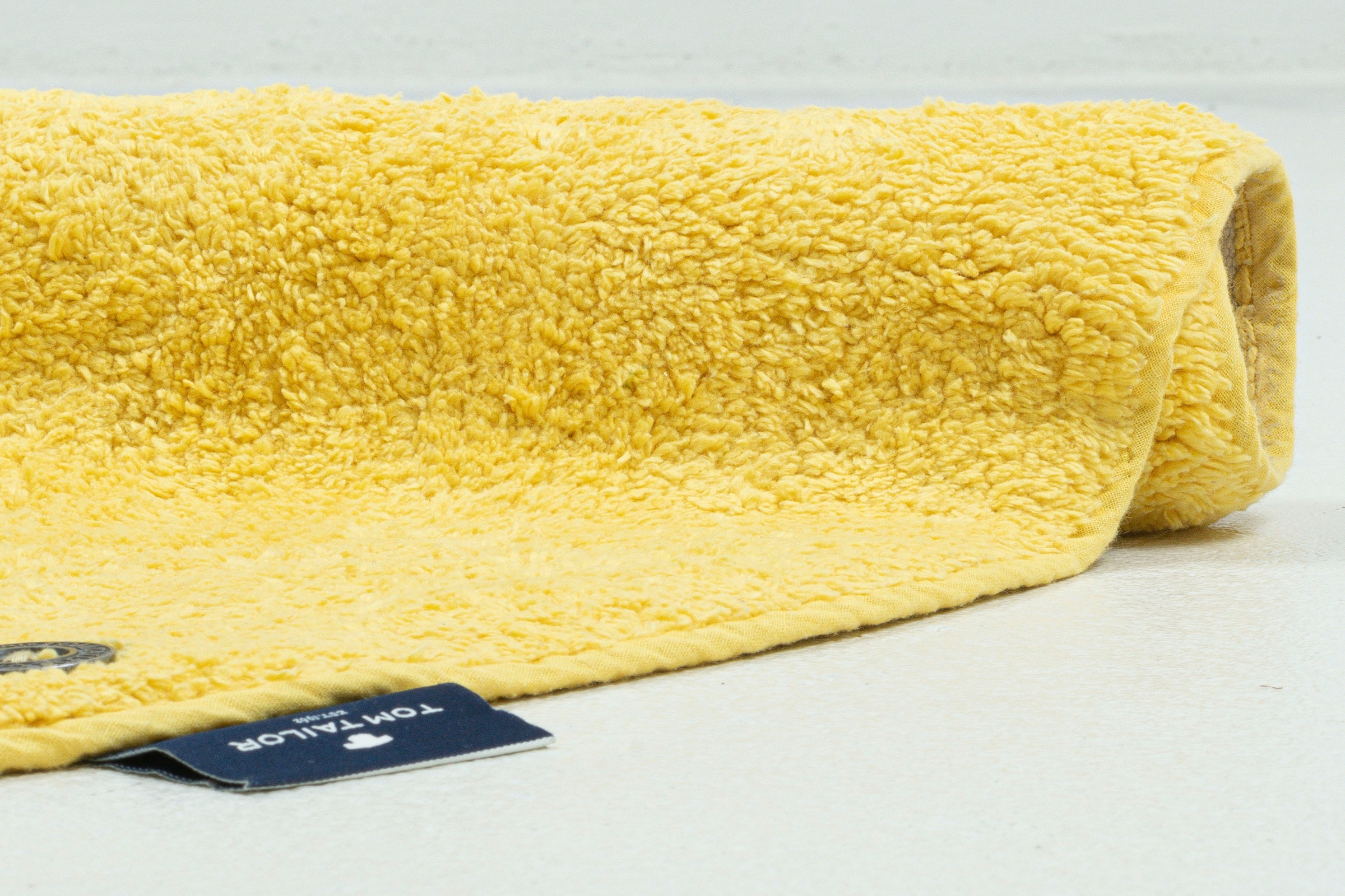 TOM TAILOR HOME Badematte »Bings Lemon«, fußbodenheizungsgeeignet, Badteppich, Motivform Zitrone, reine Baumwolle, Uni Farben, waschbar