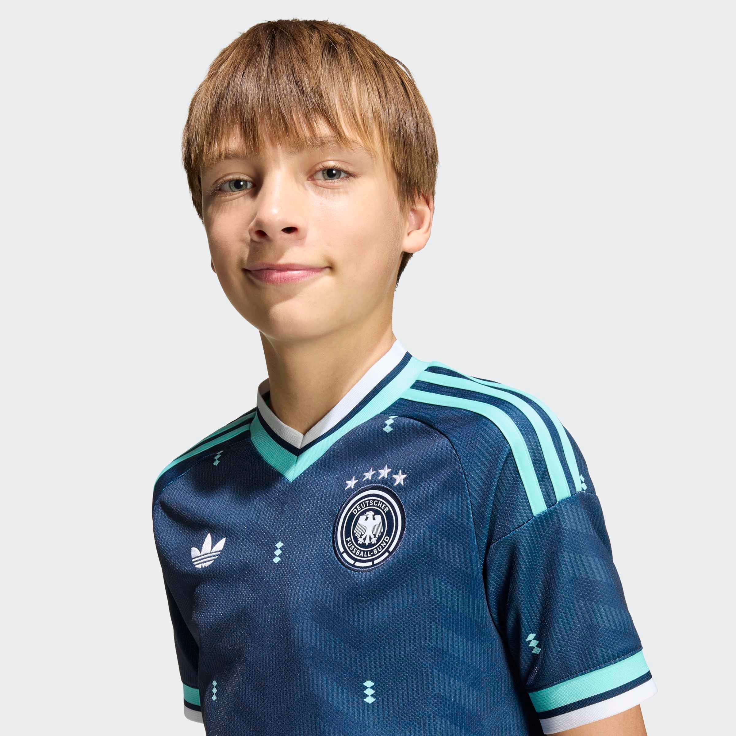 adidas Performance Fußballtrikot »DEUTSCHLAND 26 KIDS AUSWÄRTSTRIKOT« für Kinder, mit Climacool® Technologie, schmal geschnitten