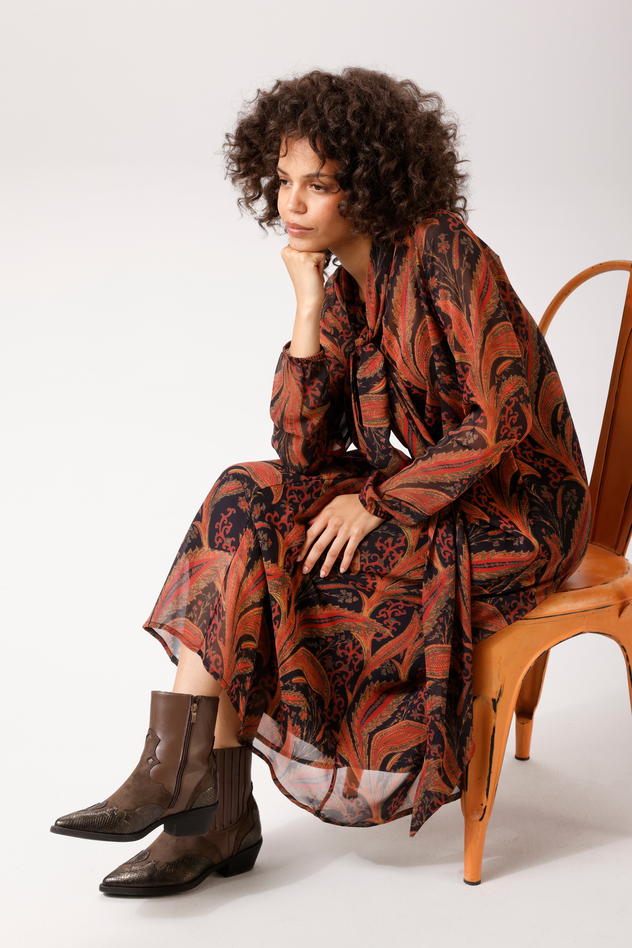 Aniston CASUAL Blusenkleid mit großflächigen, fantasievollen Blättern bedruckt - NEUE KOLLEKTION