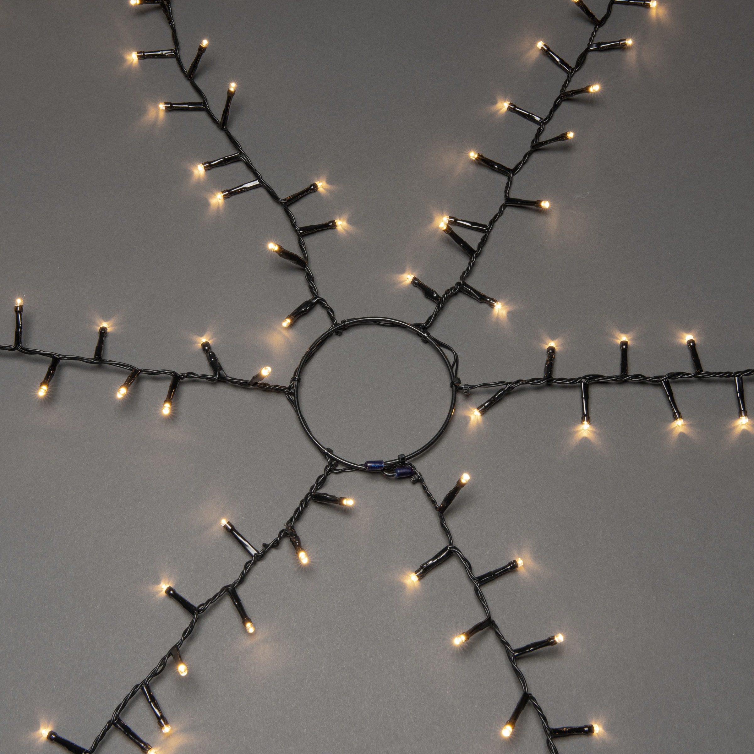 KONSTSMIDE LED-Baummantel »Weihnachtsdeko aussen, Christbaumschmuck«, 1080 St.-flammig, Micro LED Compactlights Lichterkette mit Ring, 6 Stränge à 180 Dioden