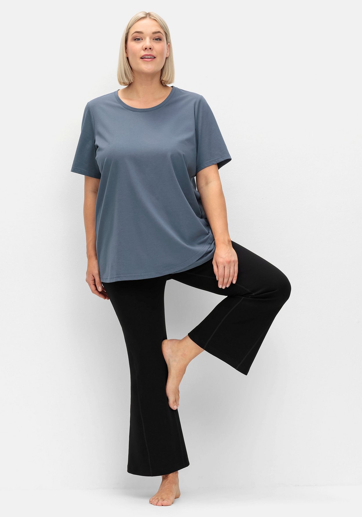 Sheego Yoga & Relax Shirt »Langes Yogashirt in Lagenoptik, mit Lotusdruck hinten«