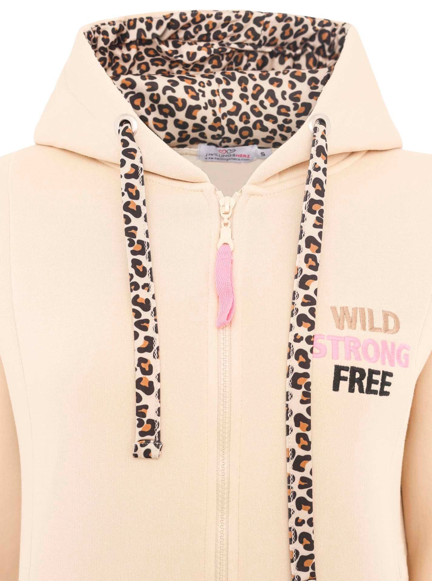 Zwillingsherz Jerseymantel »"Wild and Free"«, mit auffäligem Front und Back Motiv und Leo Details