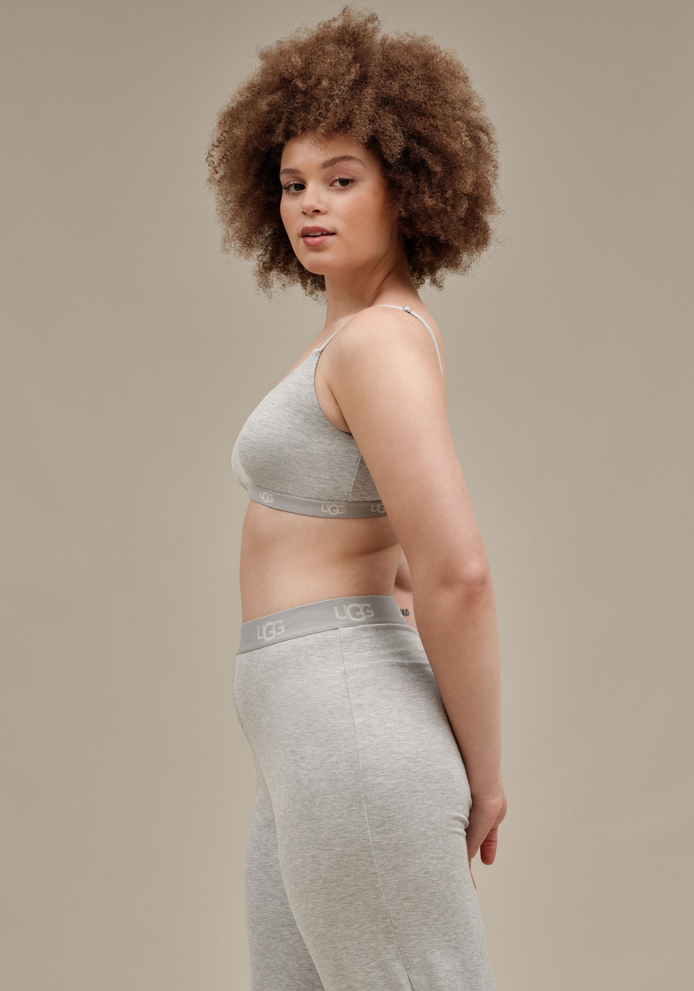 UGG Bralette »Estella Bralette«, Satinband mit Markenlogo