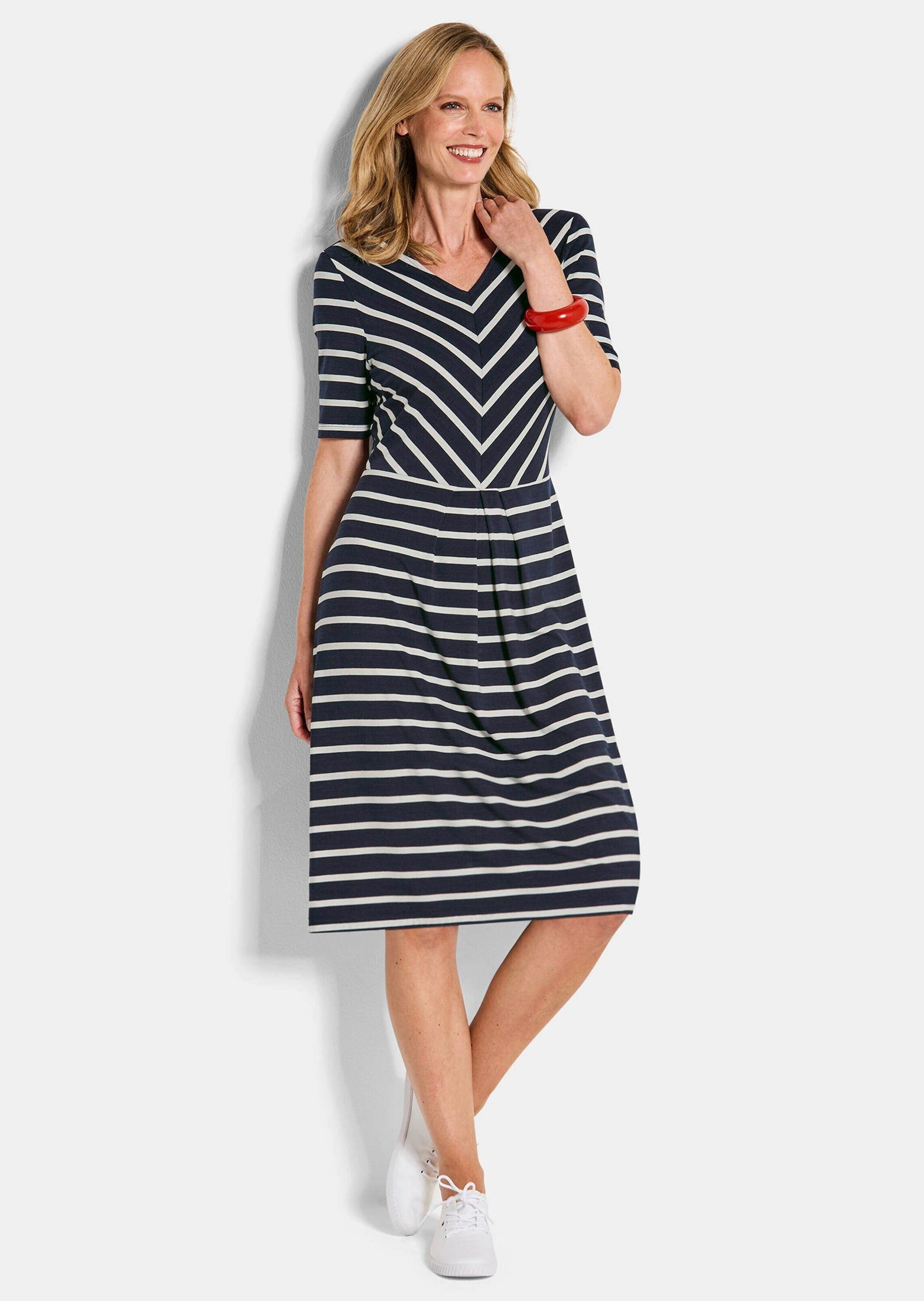 GOLDNER Sommerkleid »Kurzgröße Viskosekleid im Streifen-Look« Ohne Taschen stretchbequemer Viskosejersey